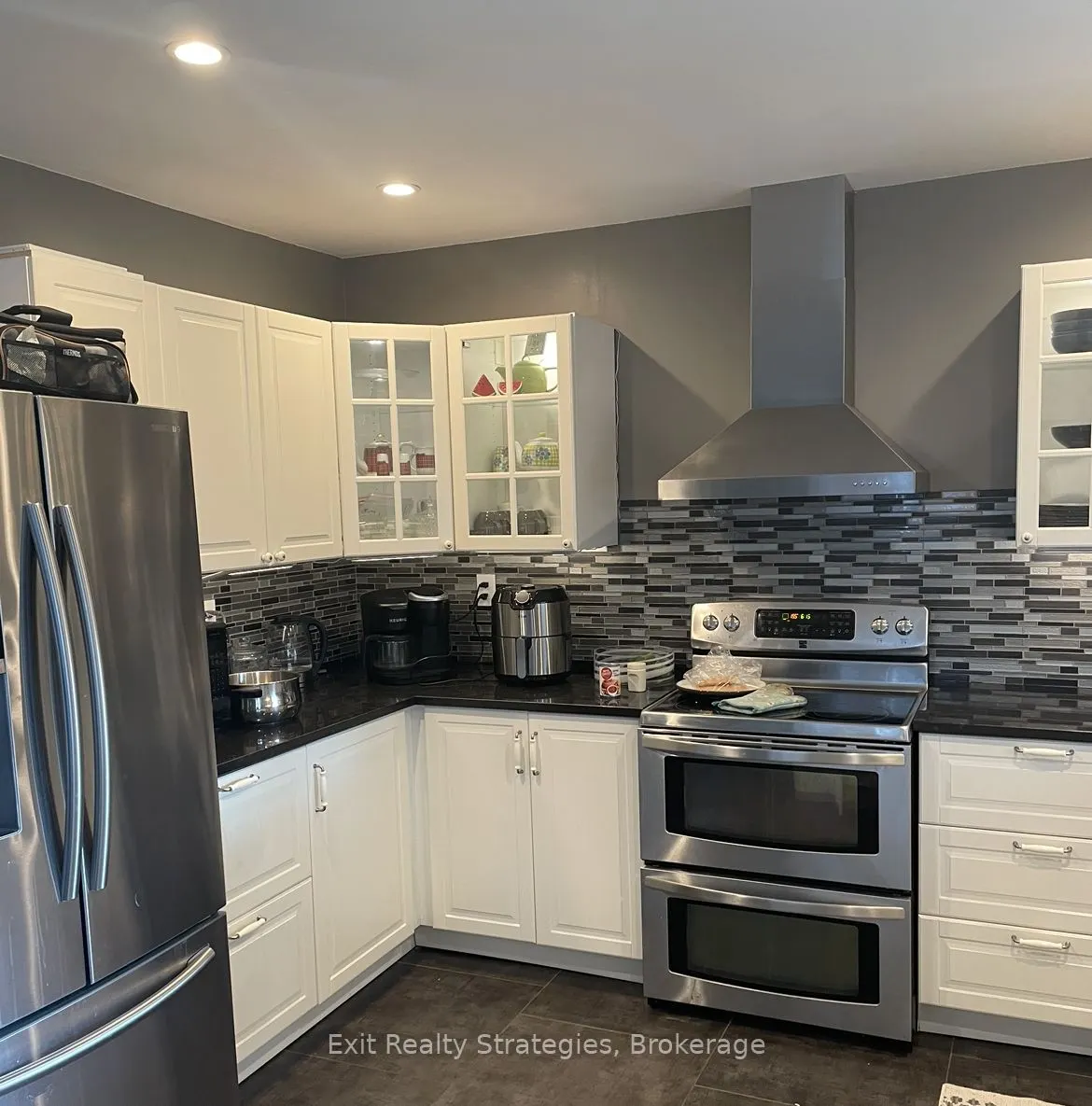 65 Tuxedo Avenue N