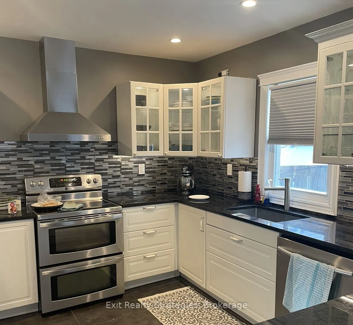 65 Tuxedo Avenue N