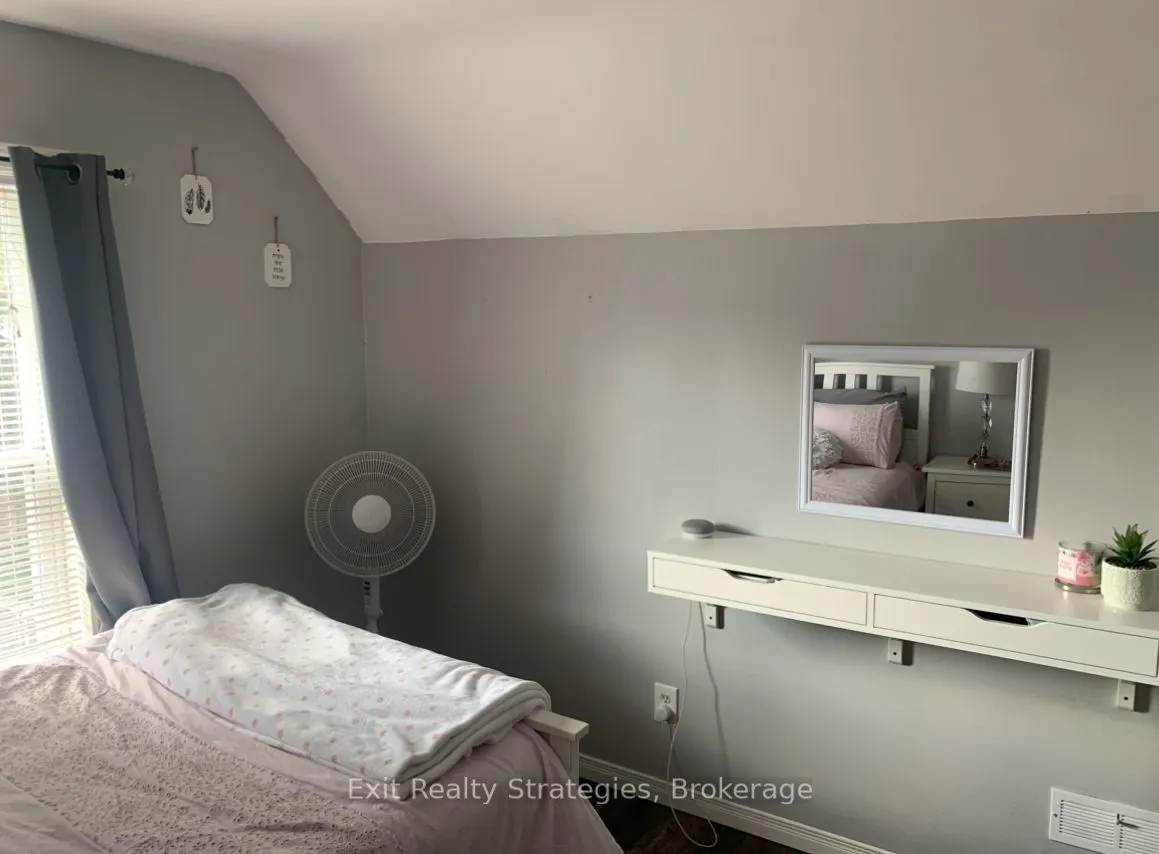 65 Tuxedo Avenue N