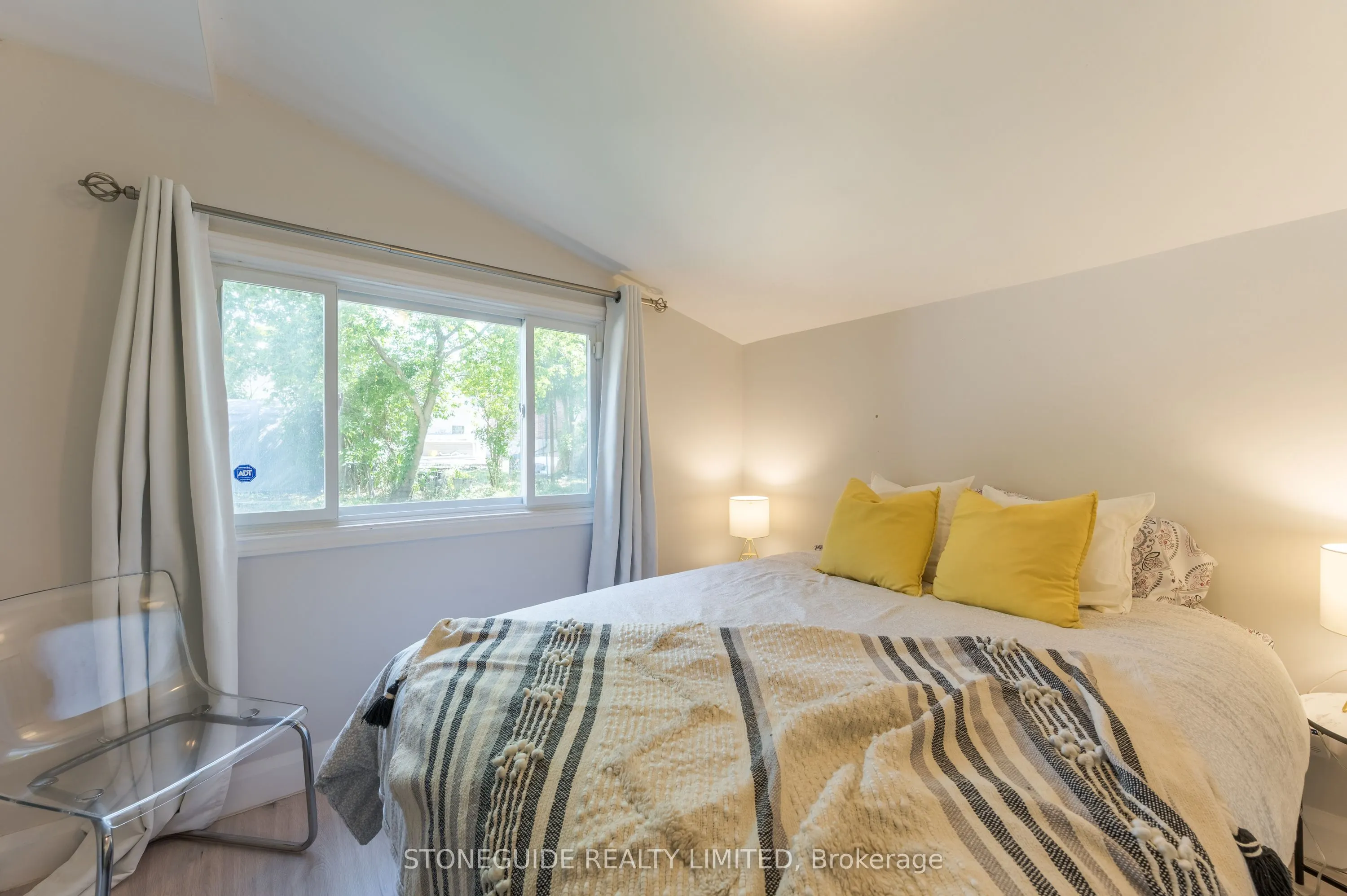 76 Doxsee Avenue S