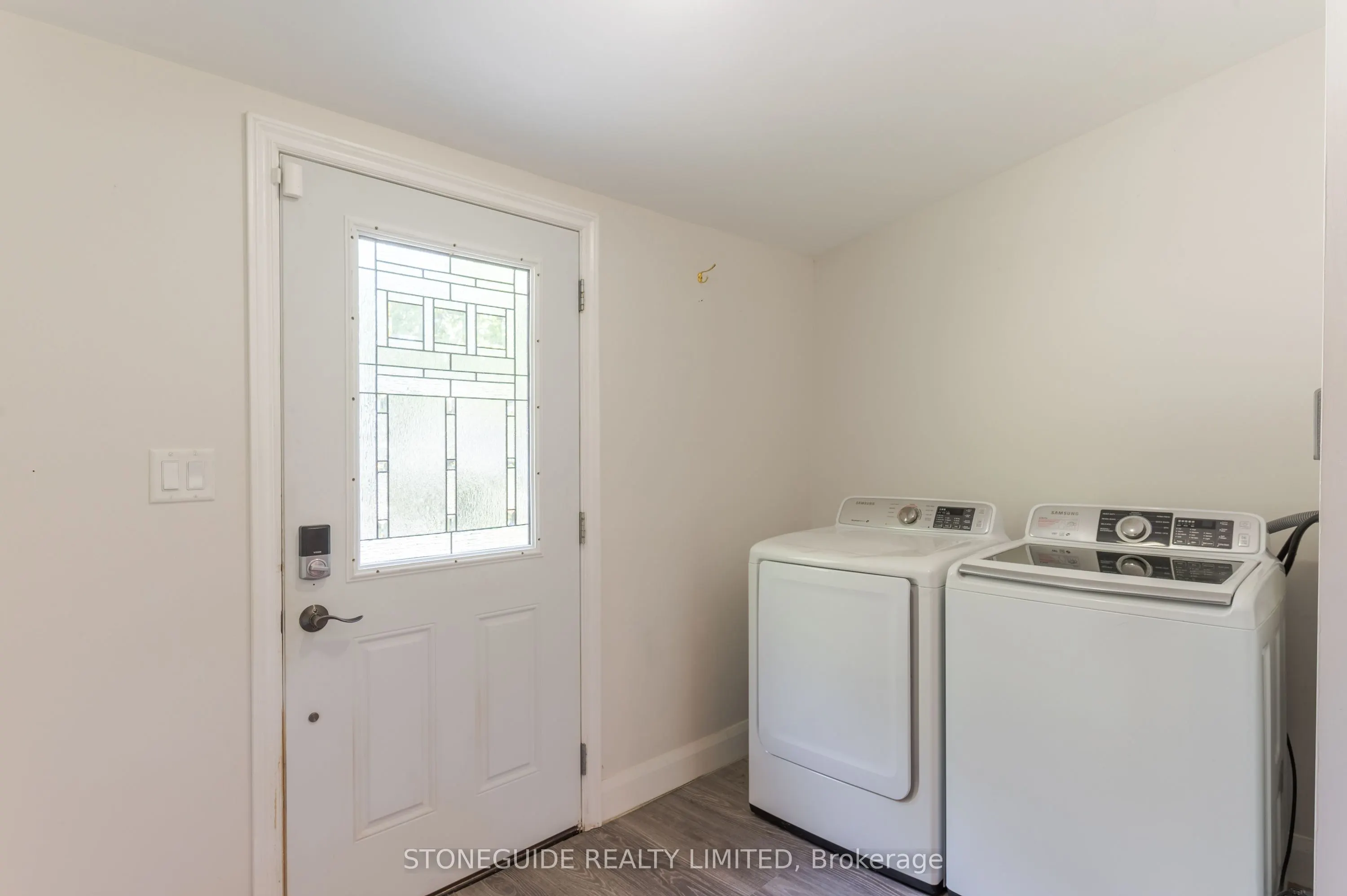 76 Doxsee Avenue S