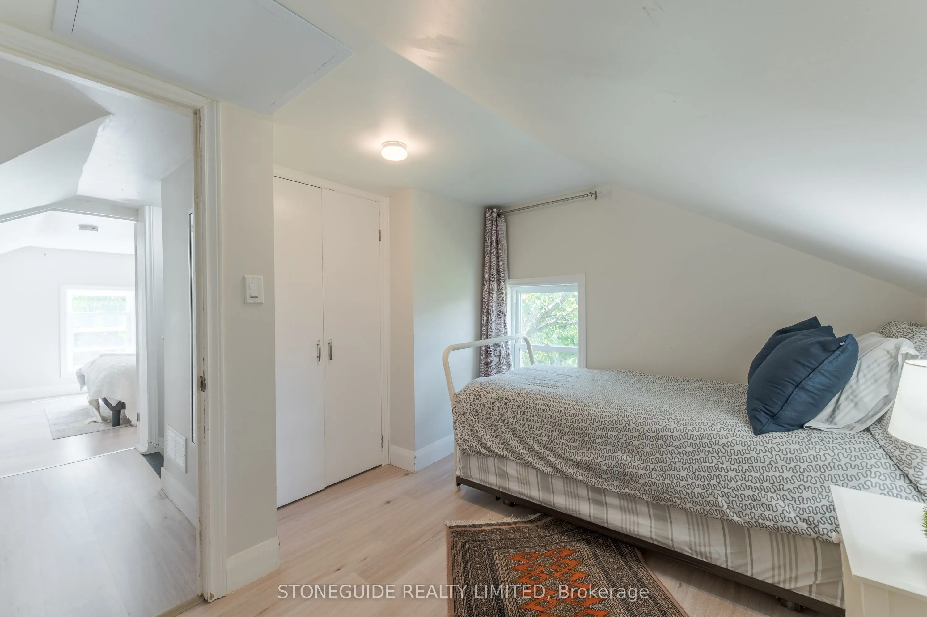 76 Doxsee Avenue S