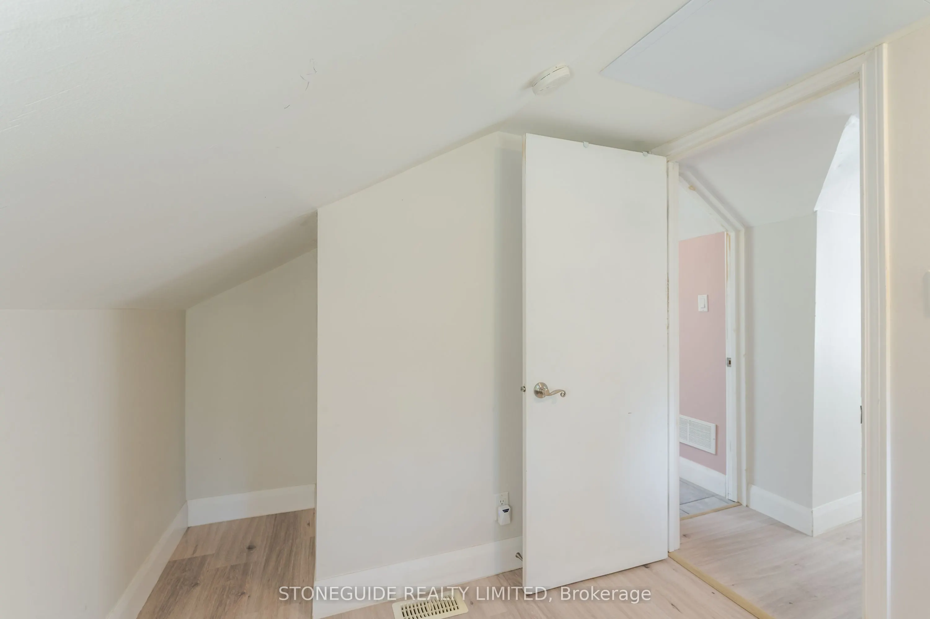 76 Doxsee Avenue S