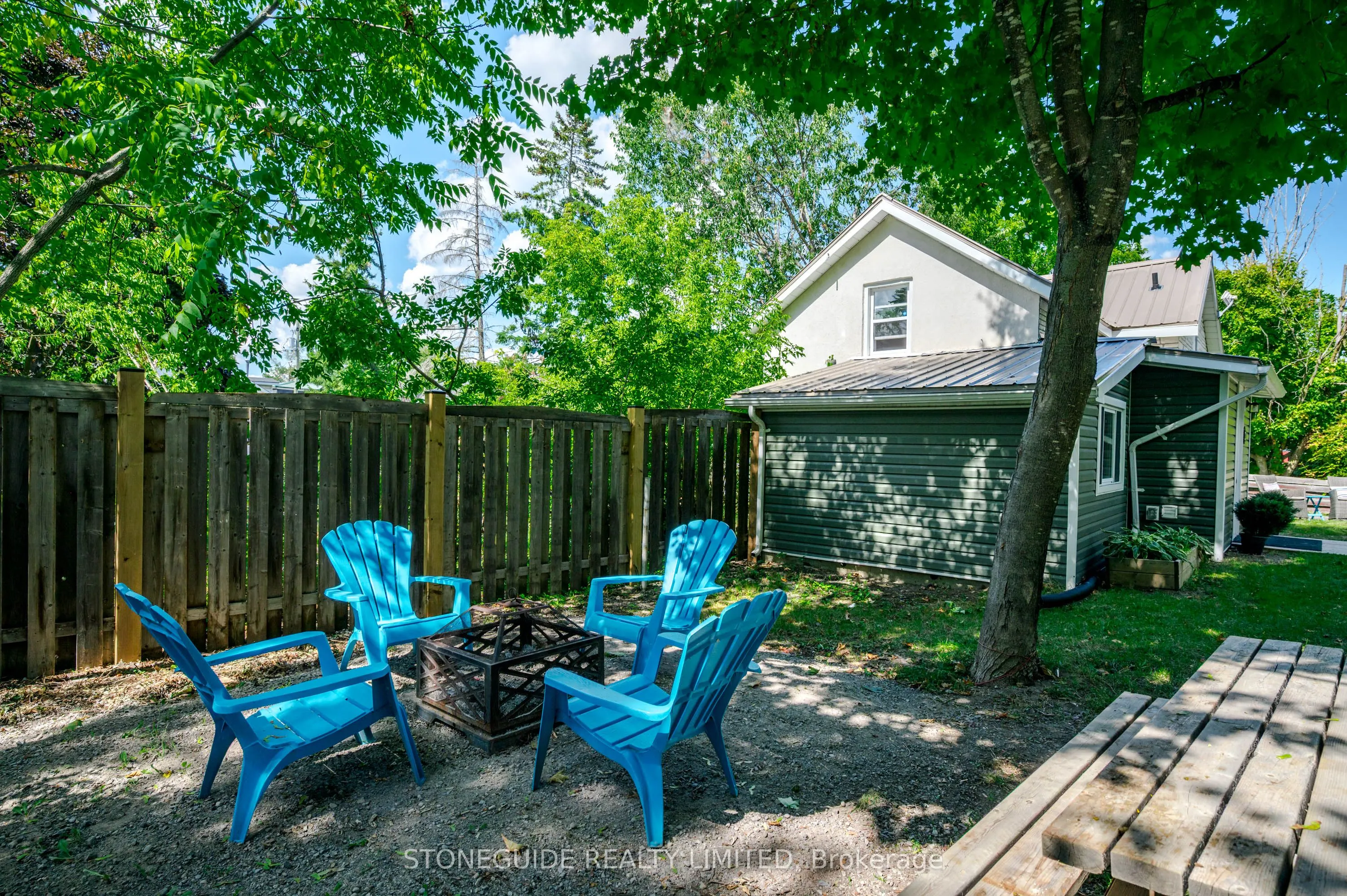 76 Doxsee Avenue S