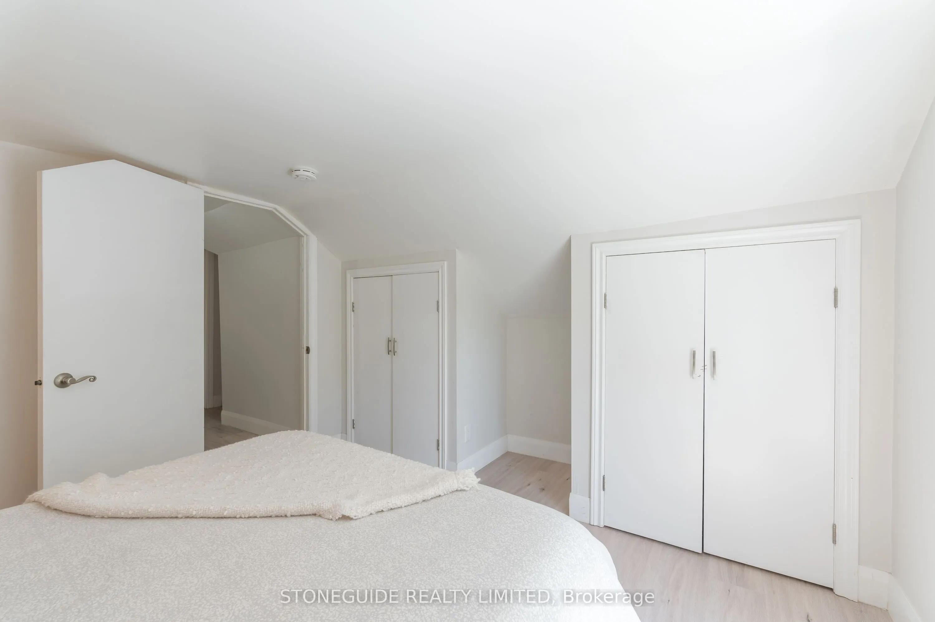 76 Doxsee Avenue S