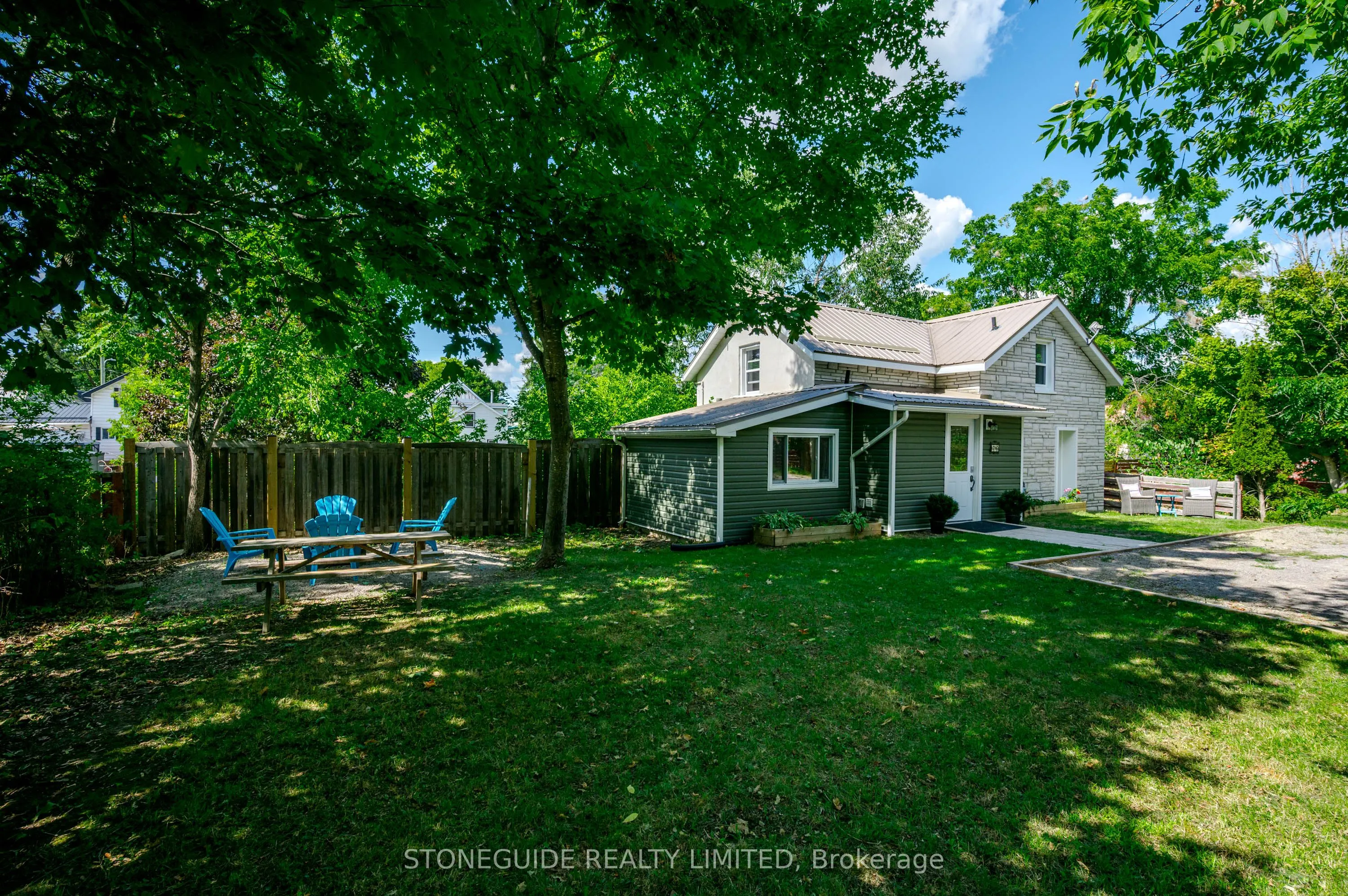 76 Doxsee Avenue S