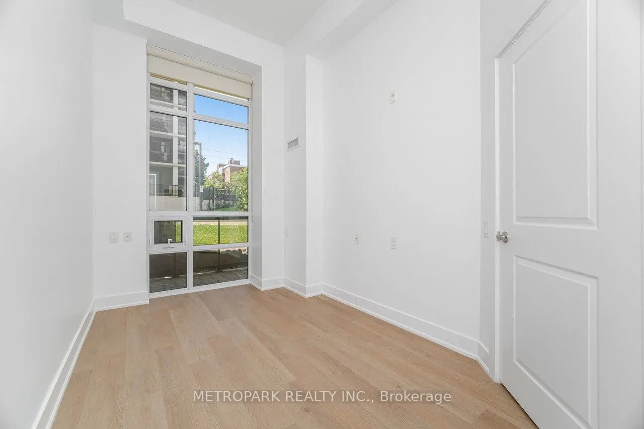 85 Robinson Street, #102