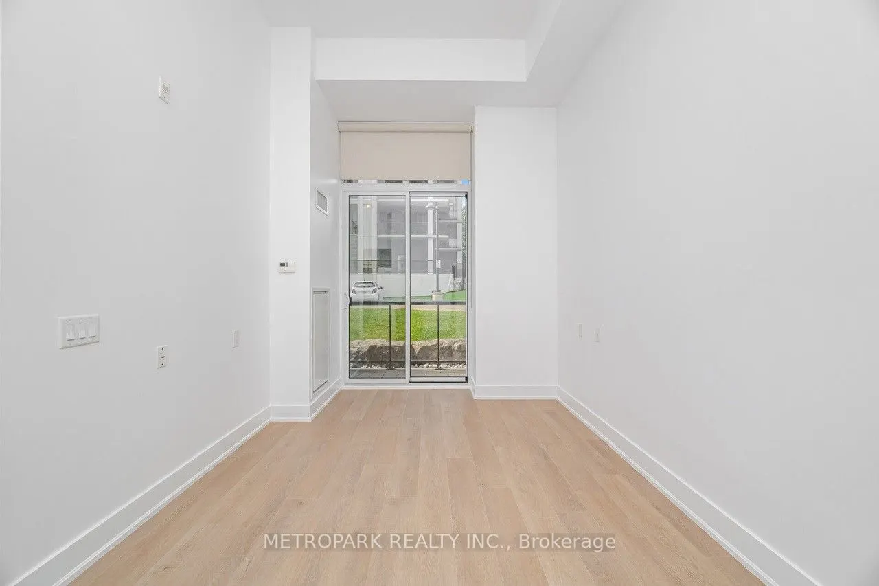 85 Robinson Street, #102