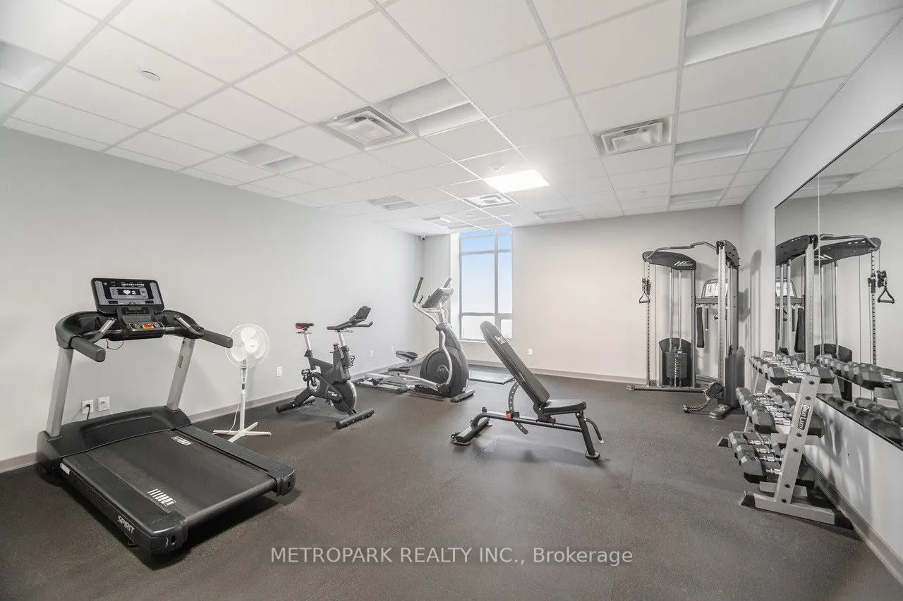 85 Robinson Street, #102