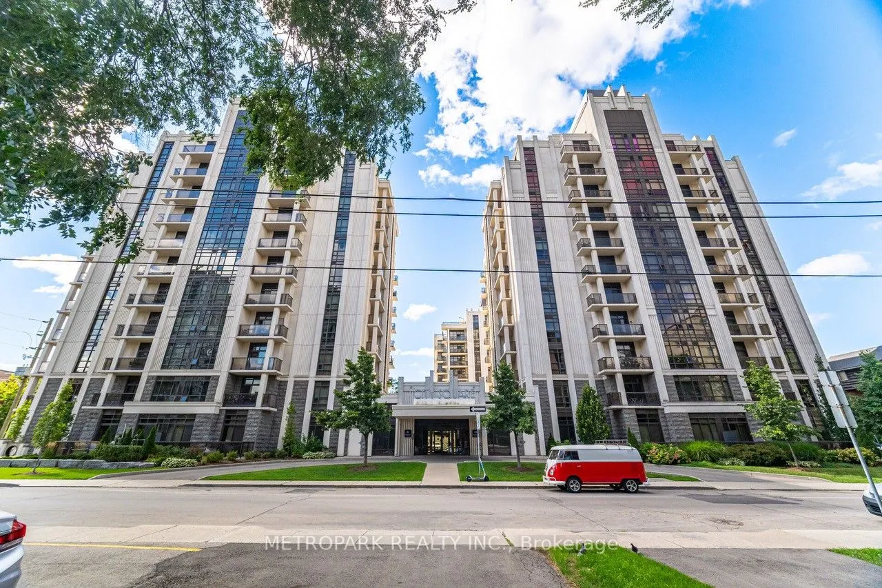85 Robinson Street, #102
