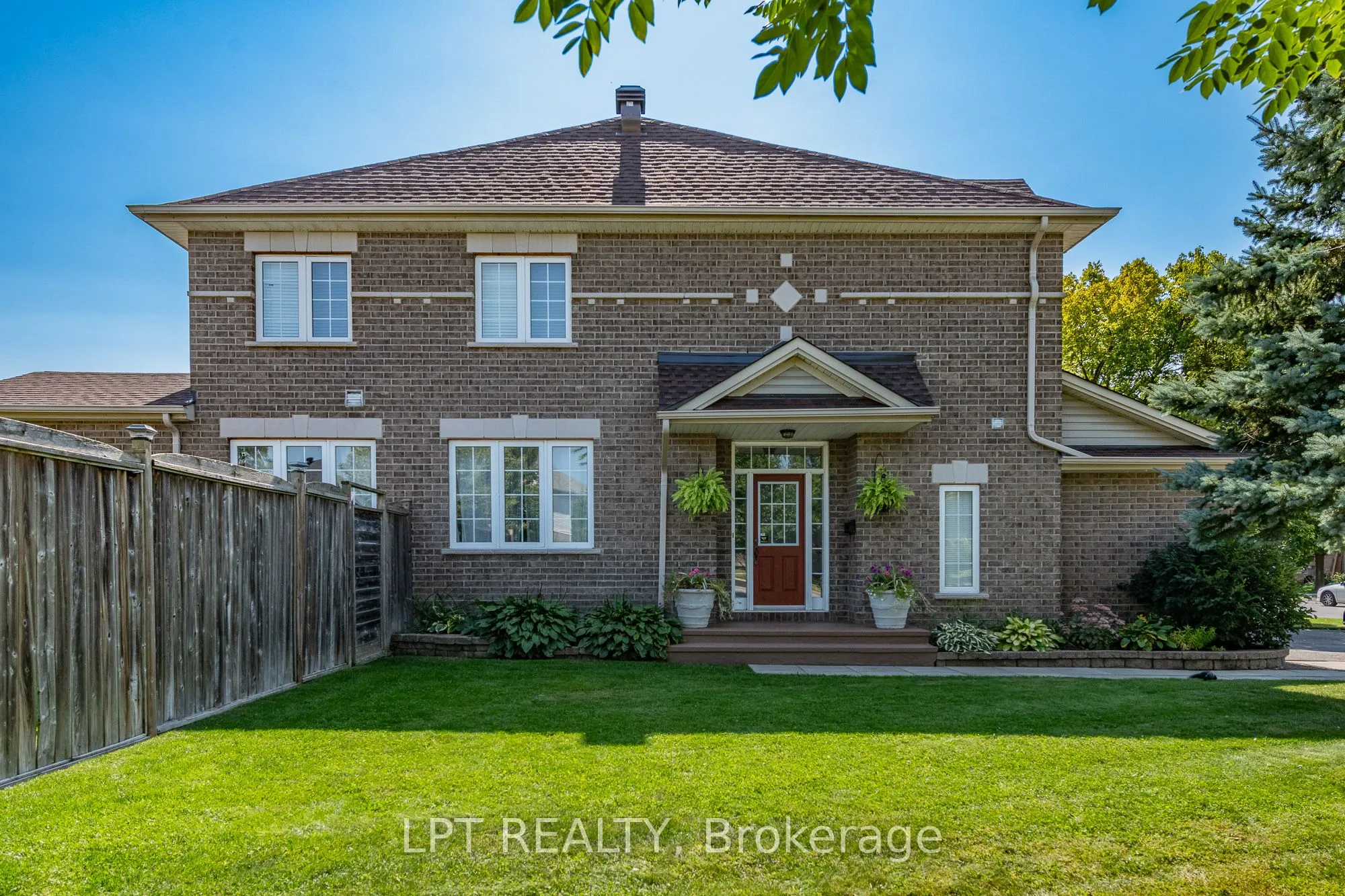 800 Schooner Crescent
