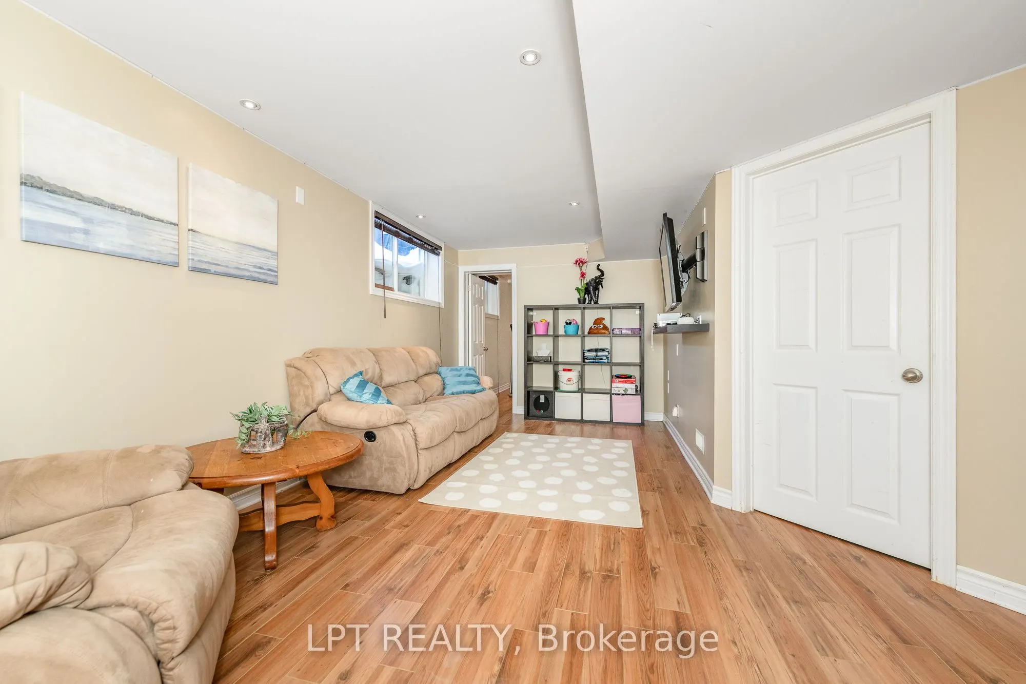 800 Schooner Crescent
