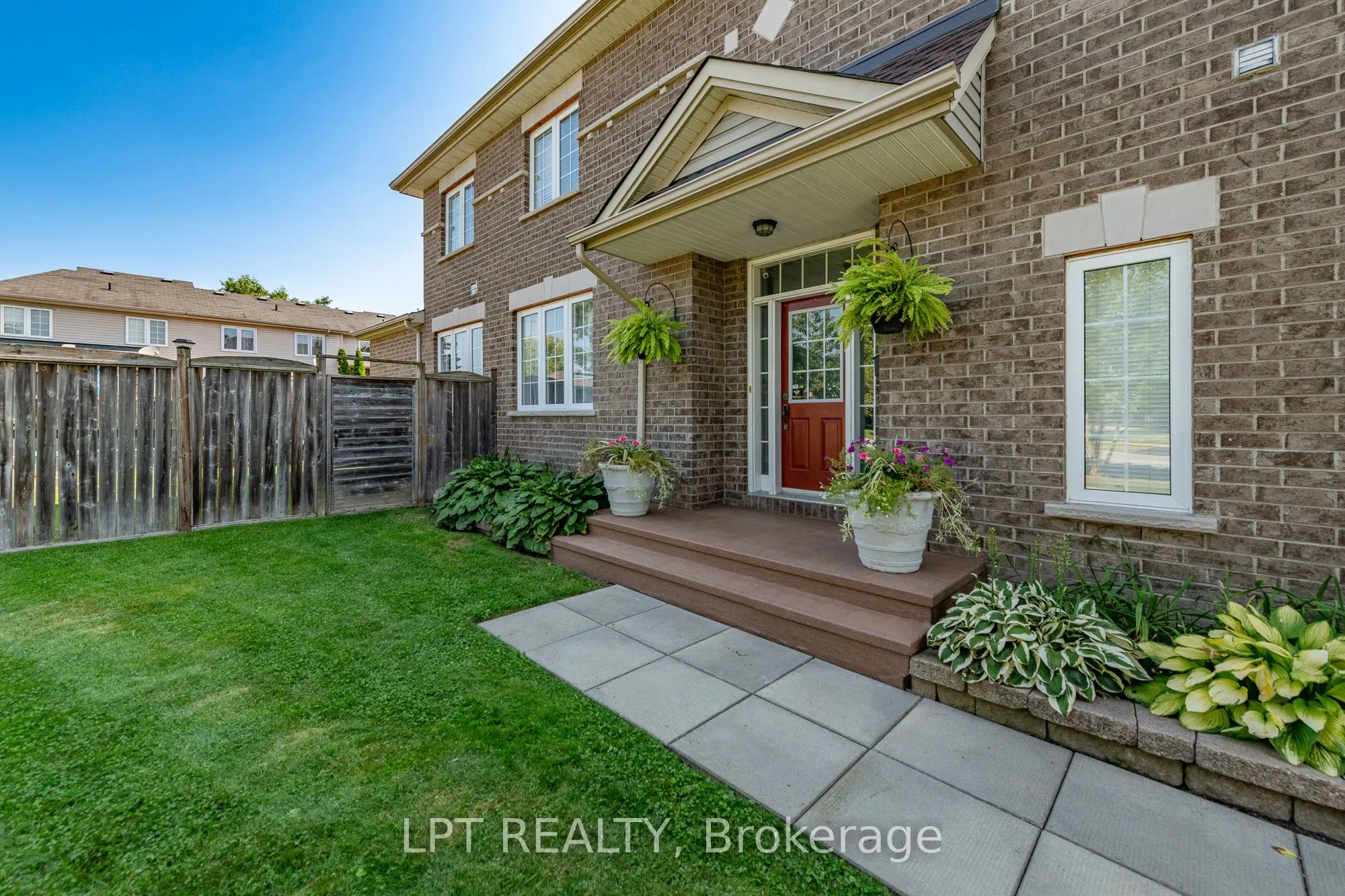800 Schooner Crescent