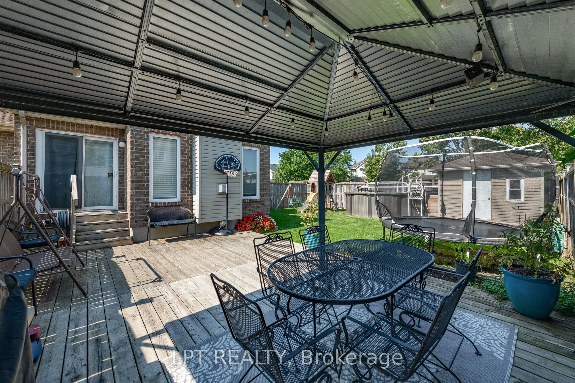 800 Schooner Crescent