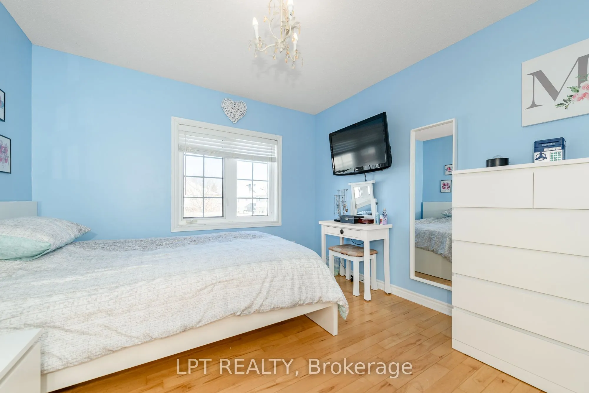 800 Schooner Crescent