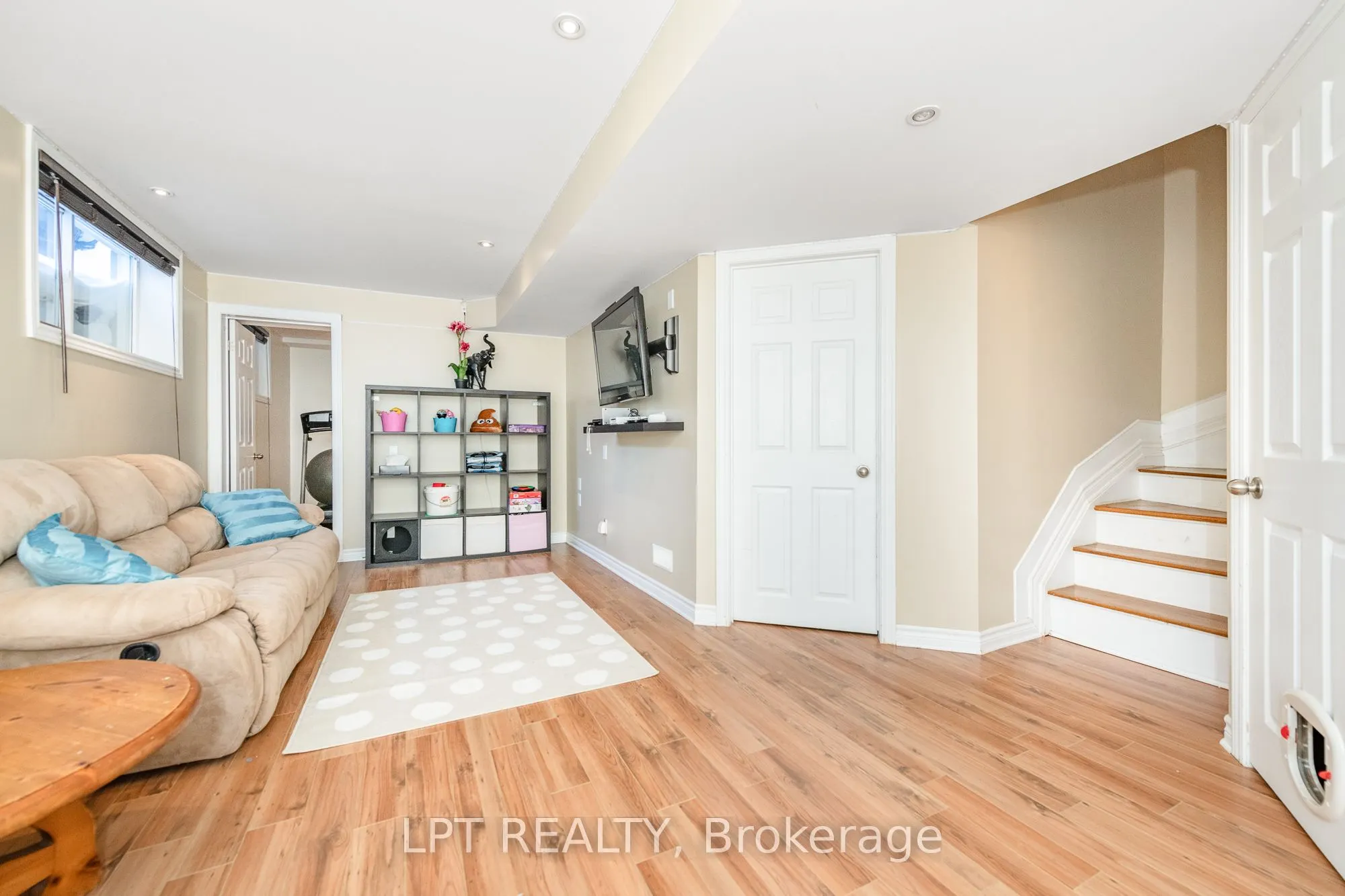 800 Schooner Crescent