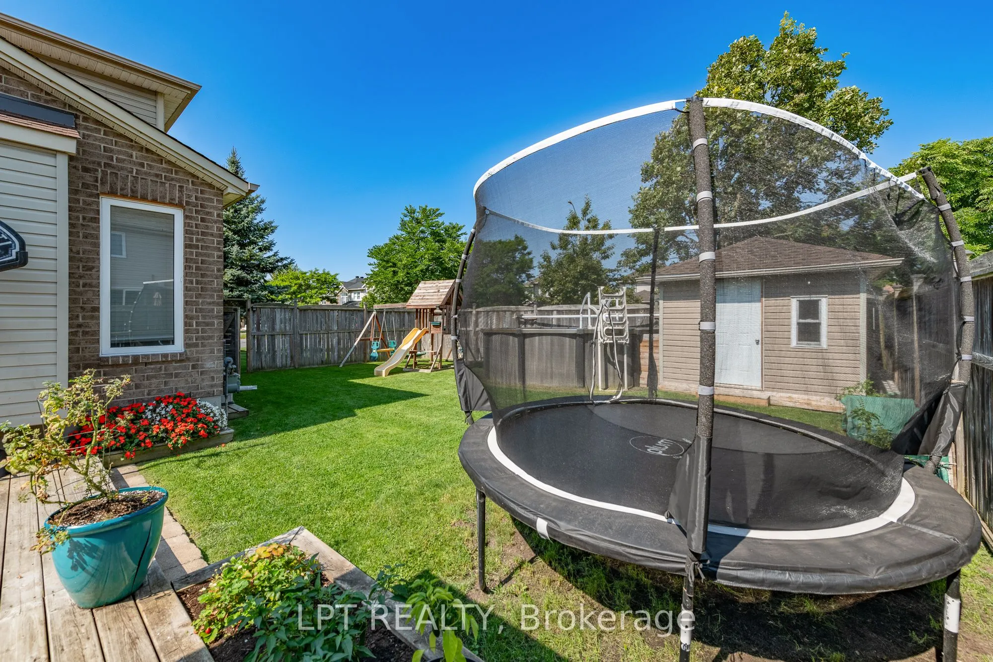 800 Schooner Crescent