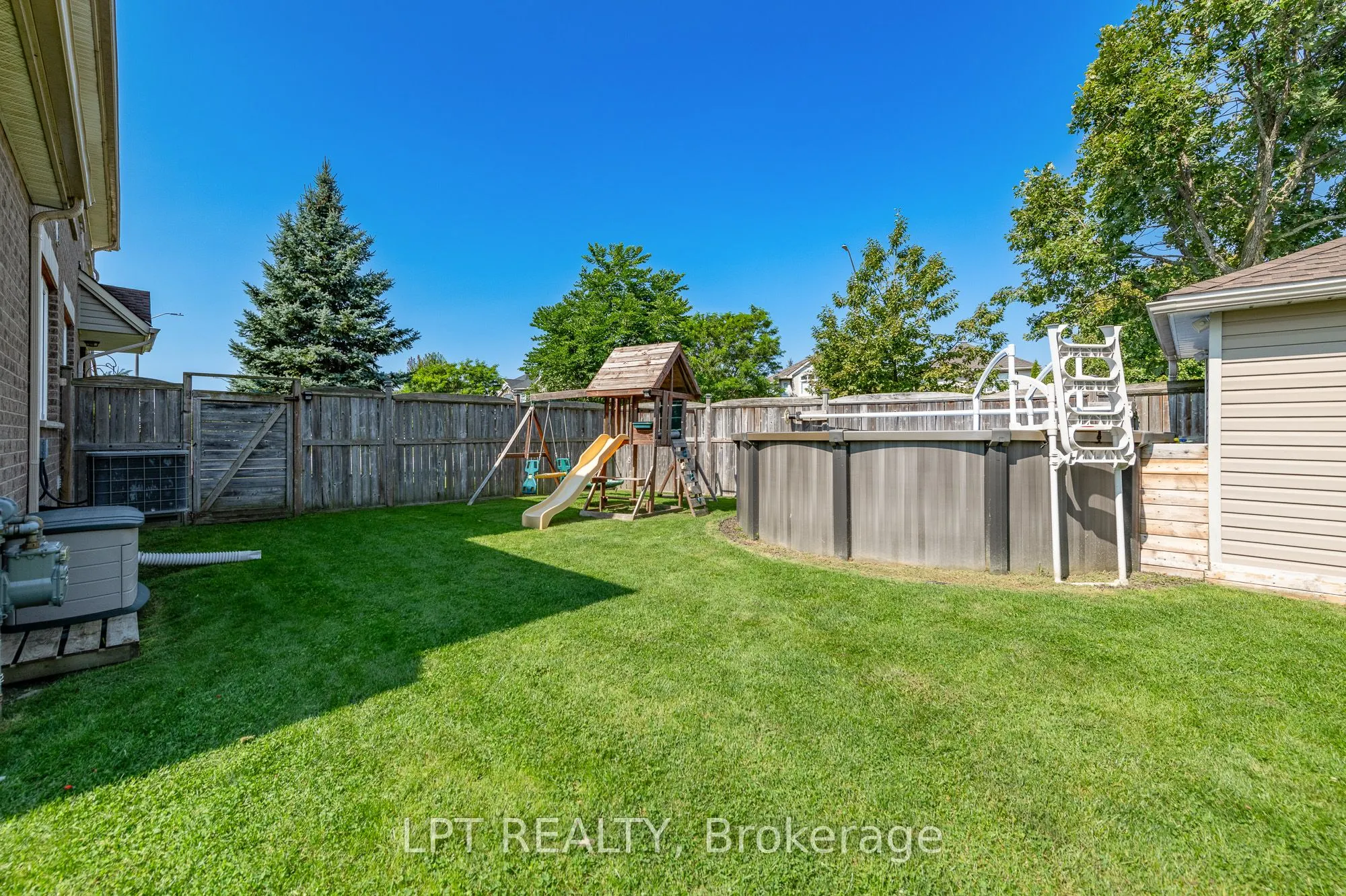 800 Schooner Crescent