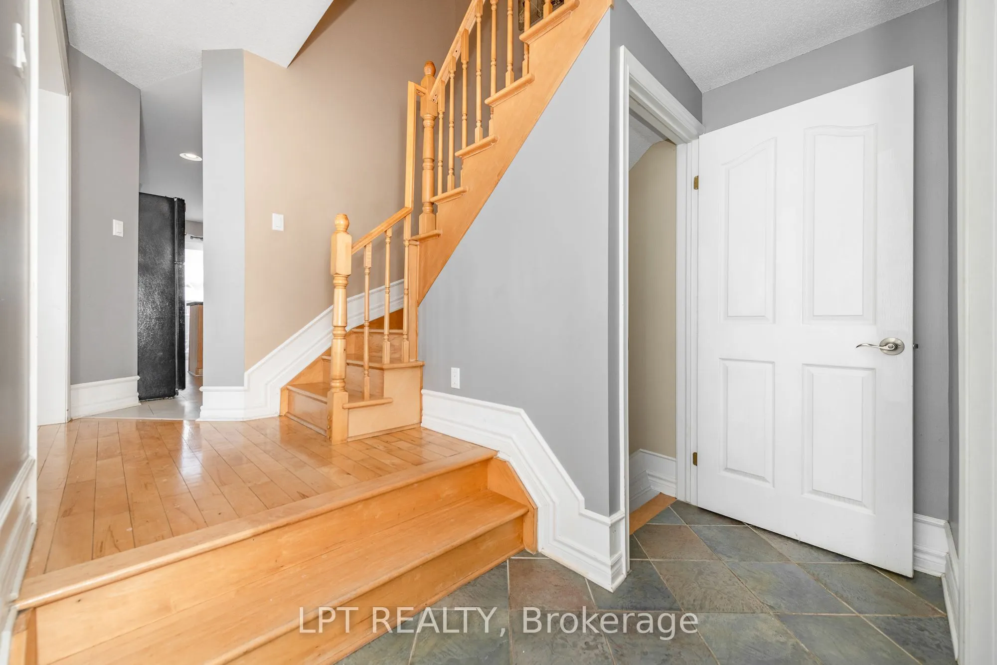 800 Schooner Crescent