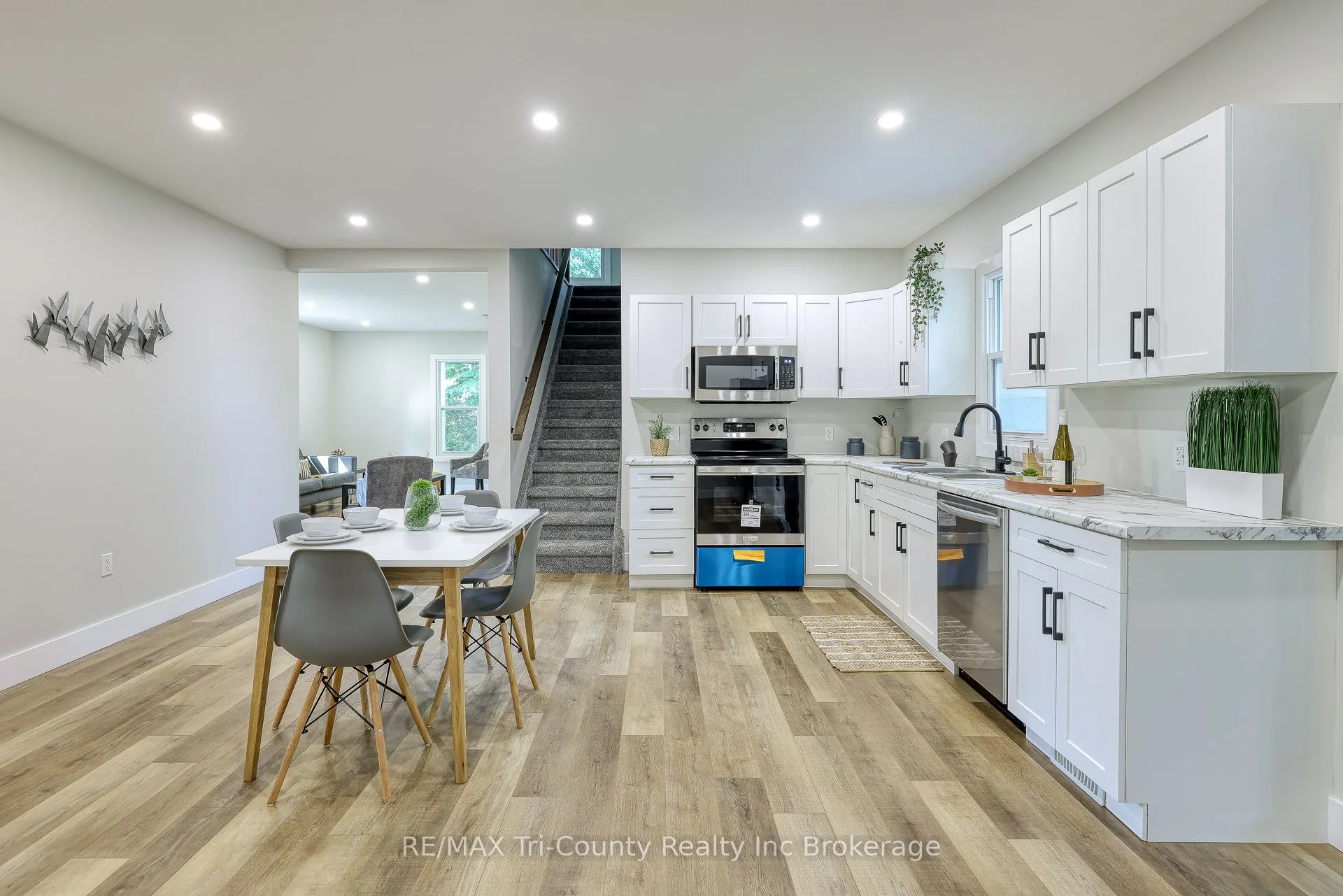 175 McDowell Road W