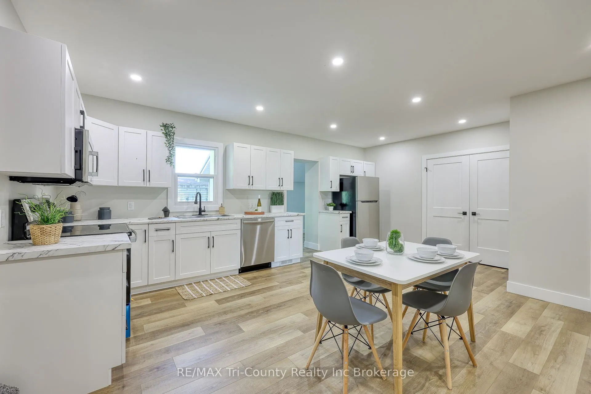 175 McDowell Road W