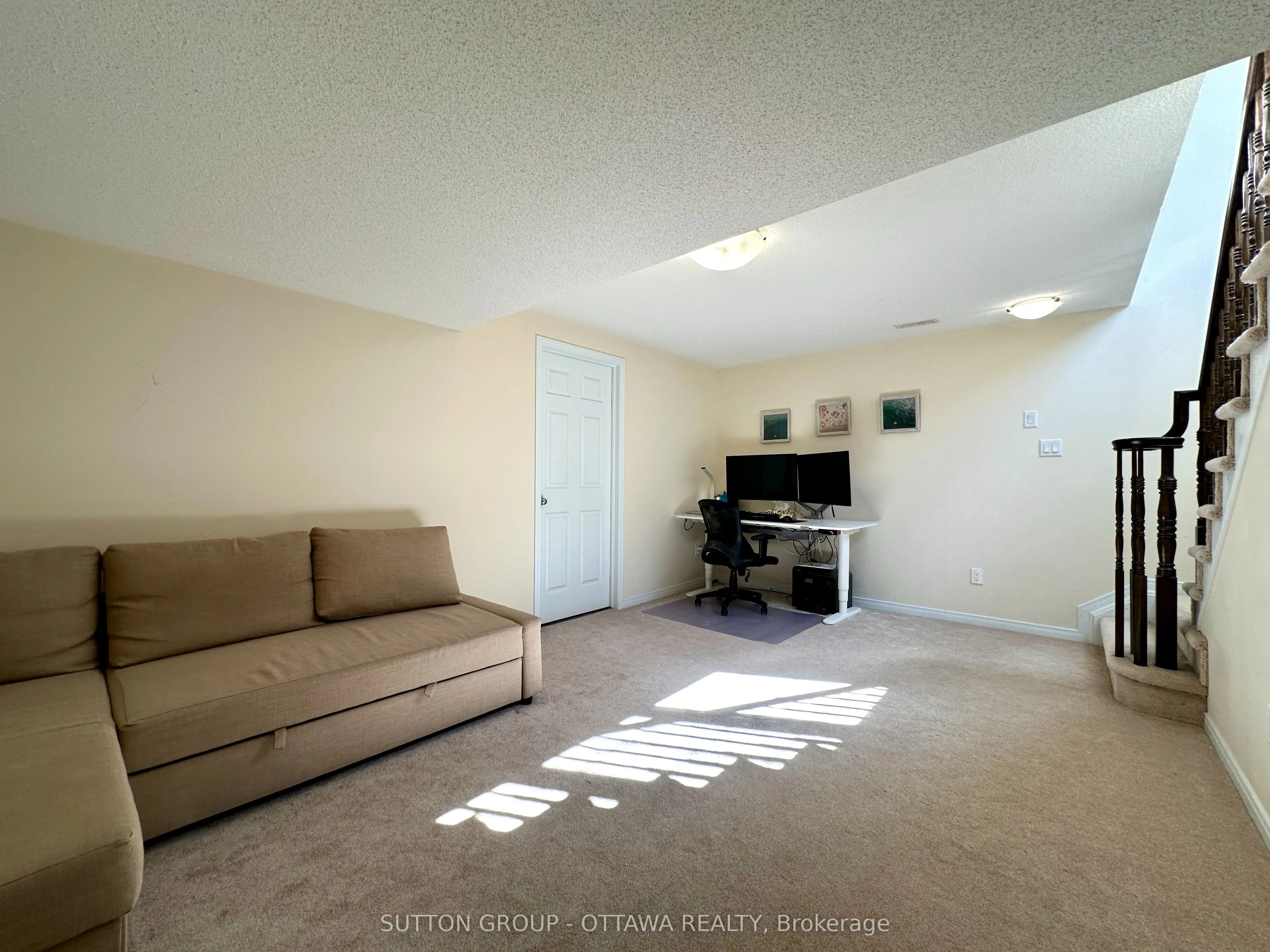 747 Oakglade Avenue