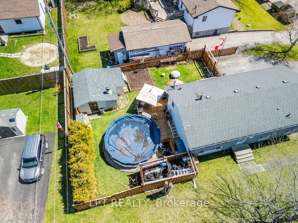 3 Deerfield Street