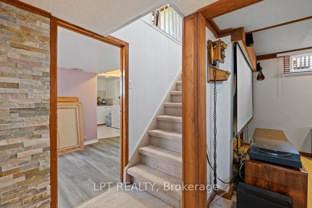 3 Deerfield Street