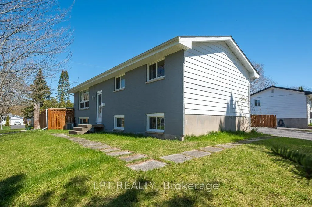 3 Deerfield Street