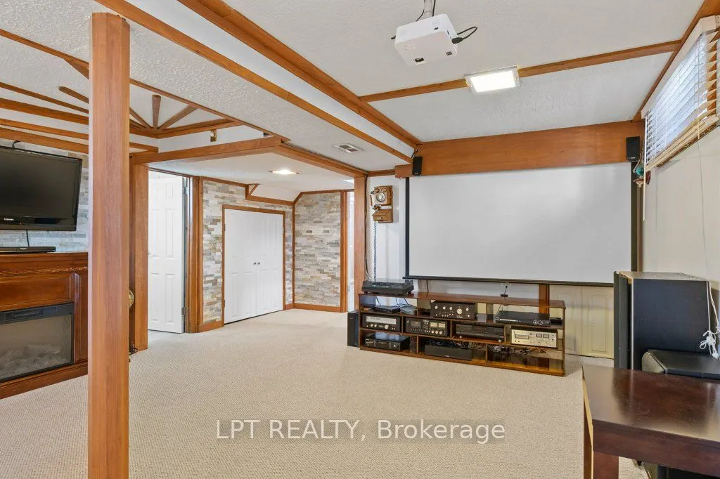 3 Deerfield Street