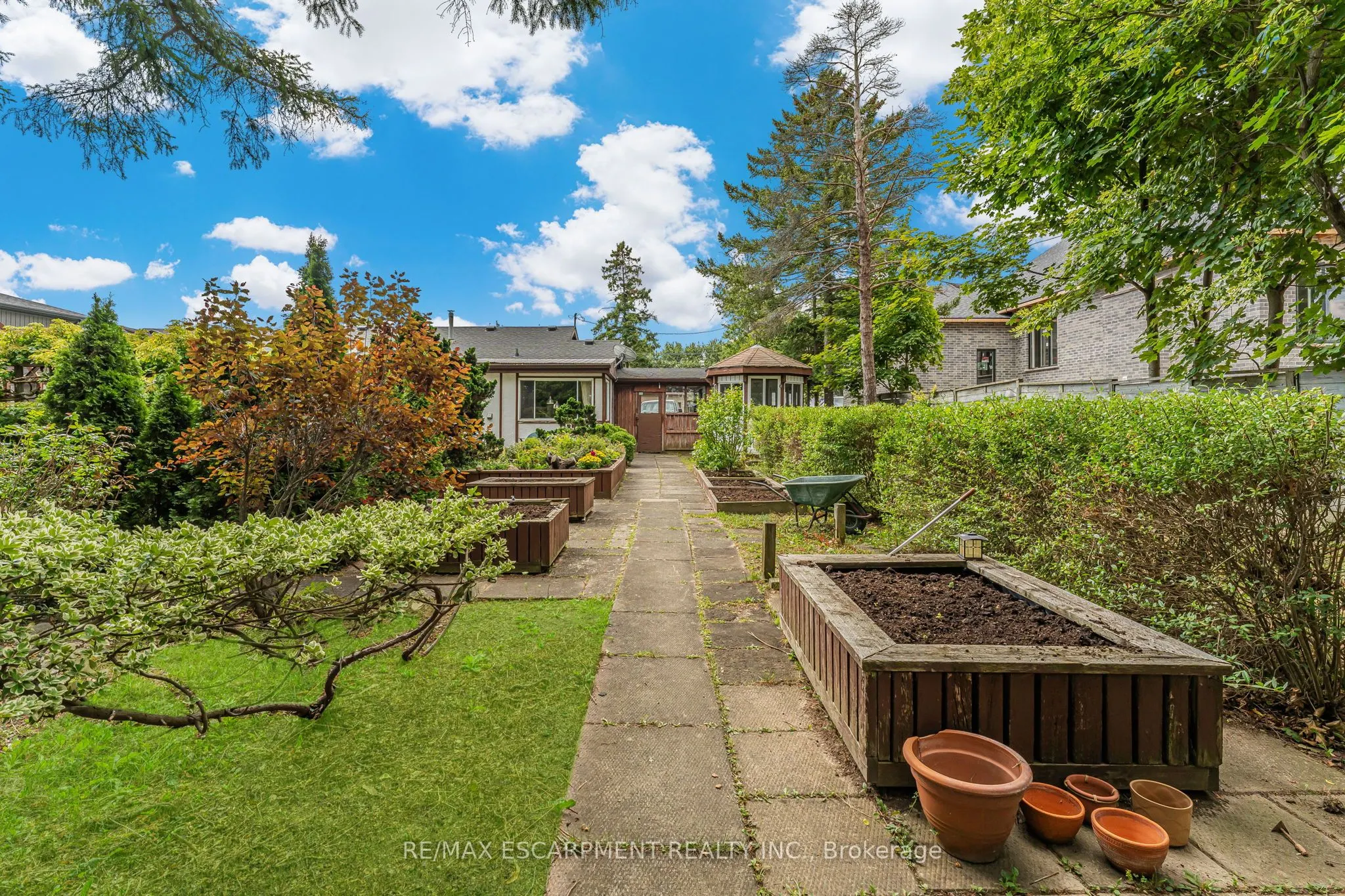 614 Golf Club Road