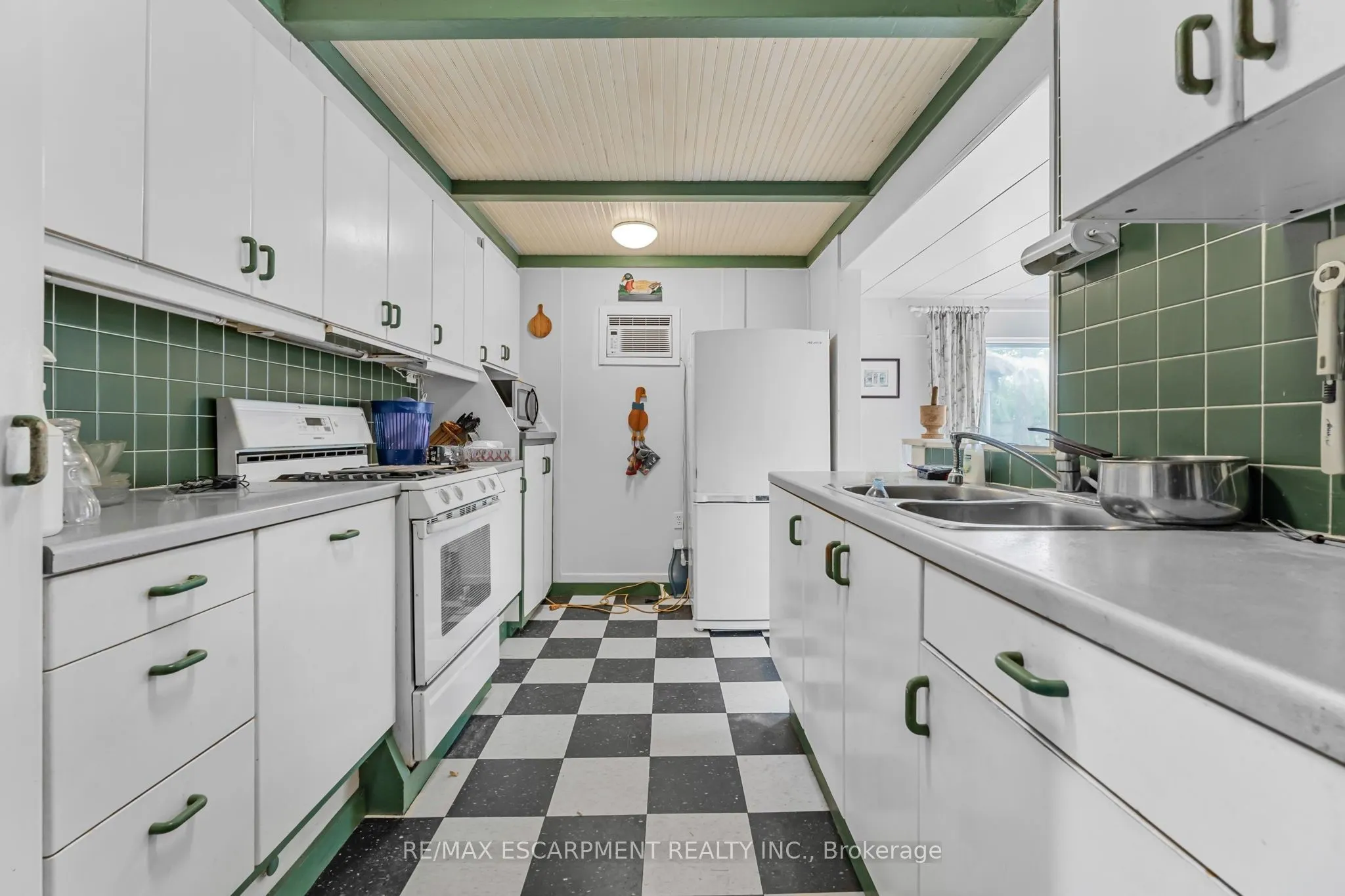 614 Golf Club Road