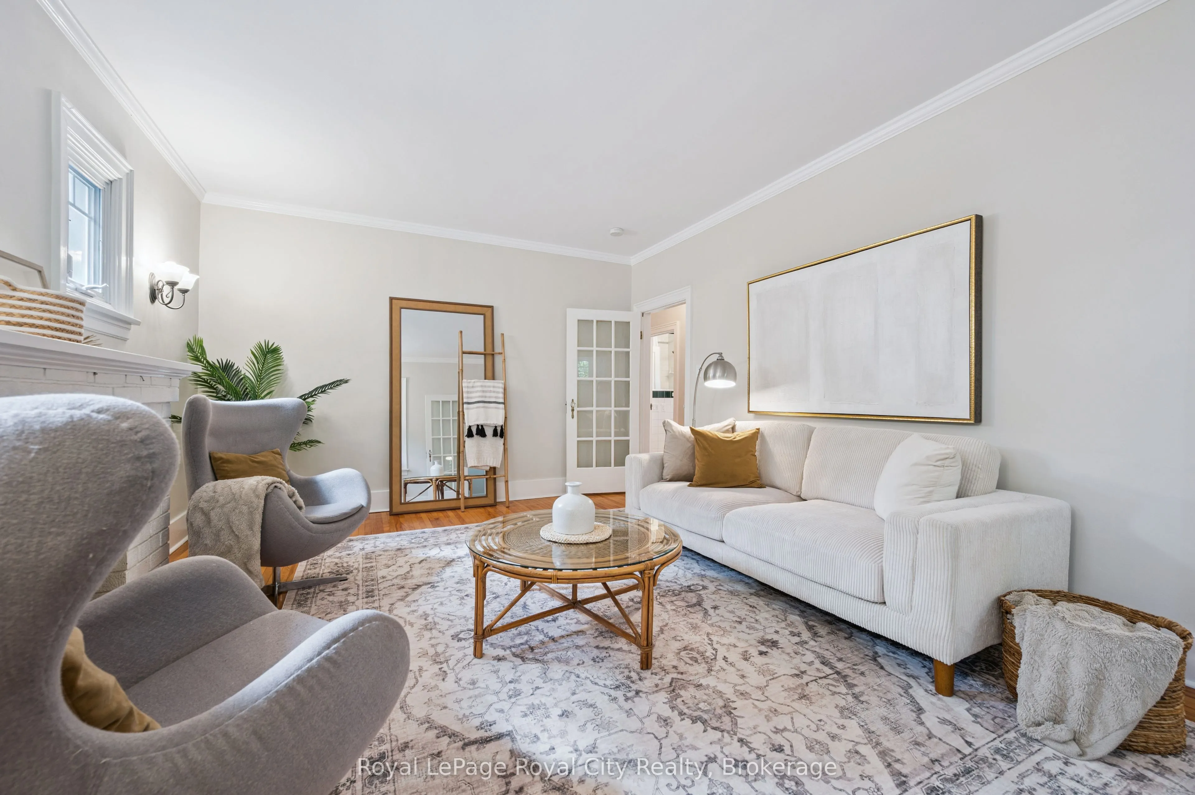 21 James Street W