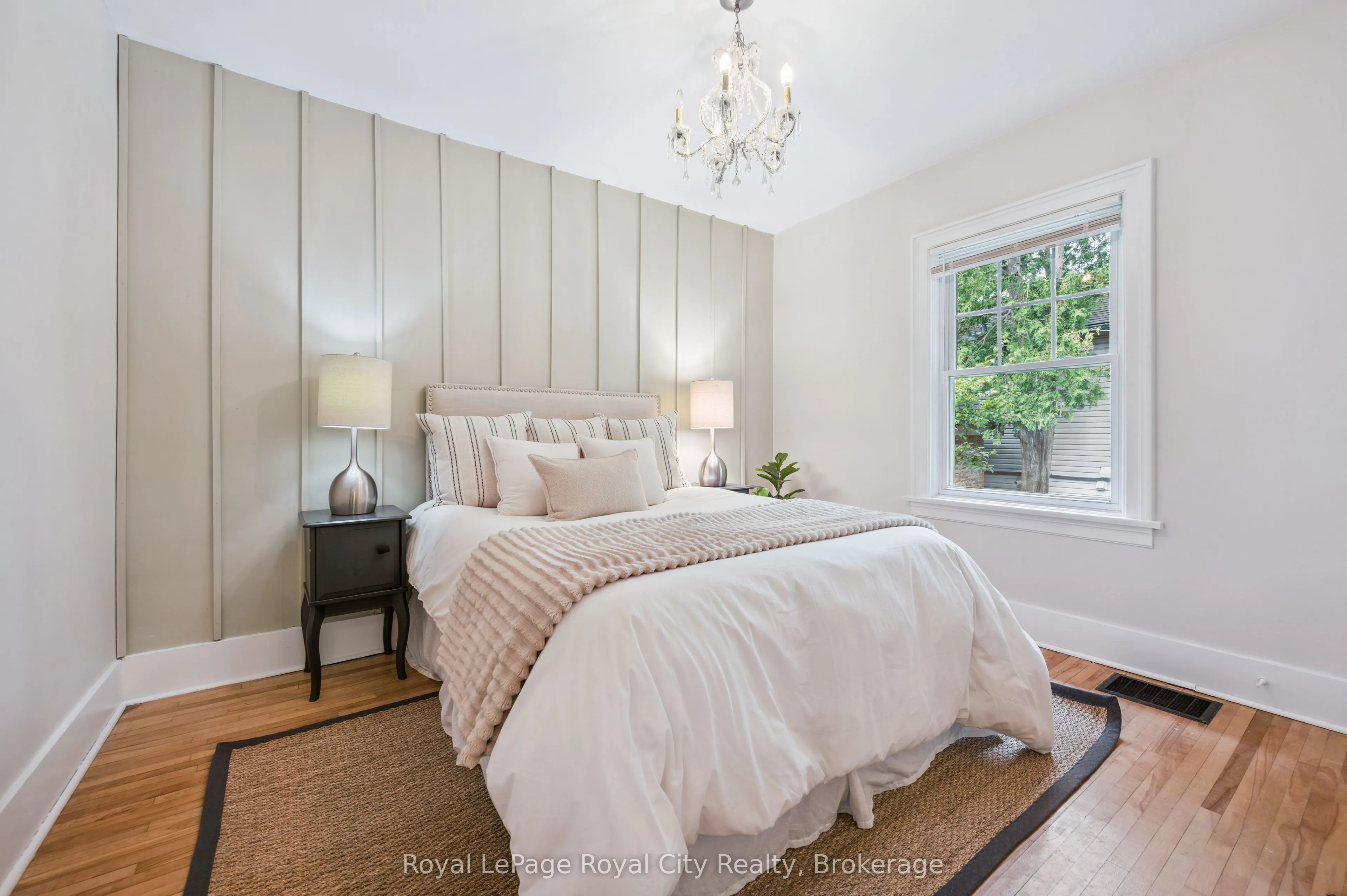 21 James Street W