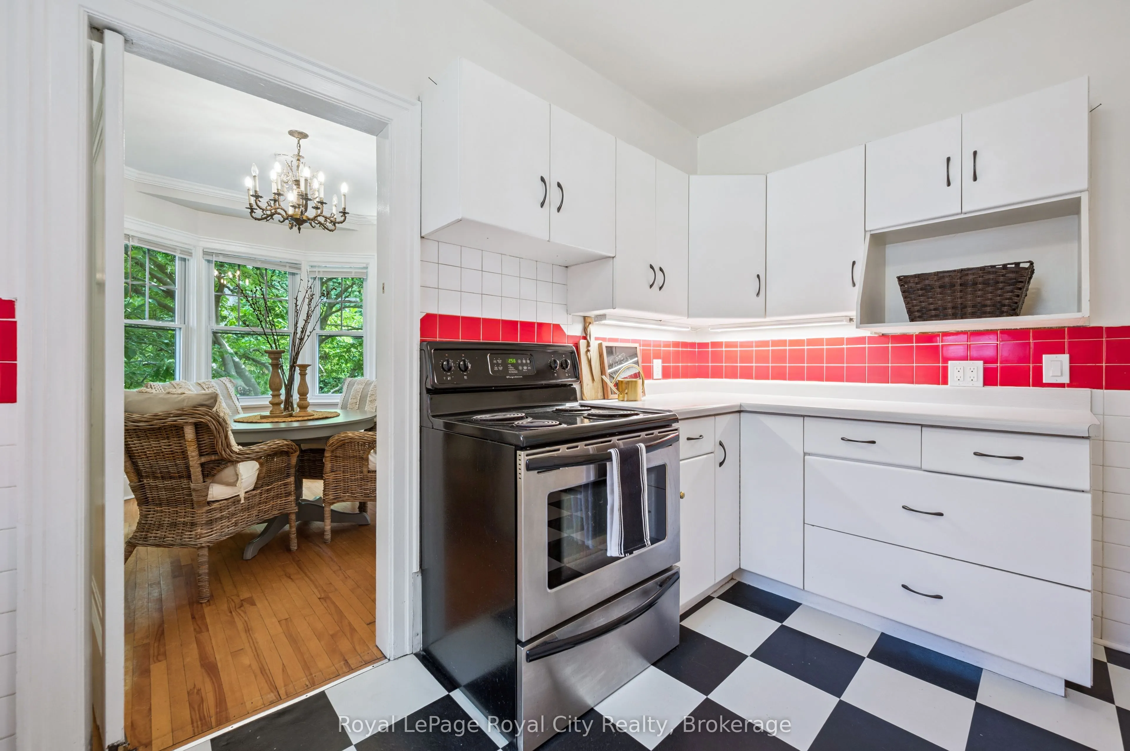 21 James Street W