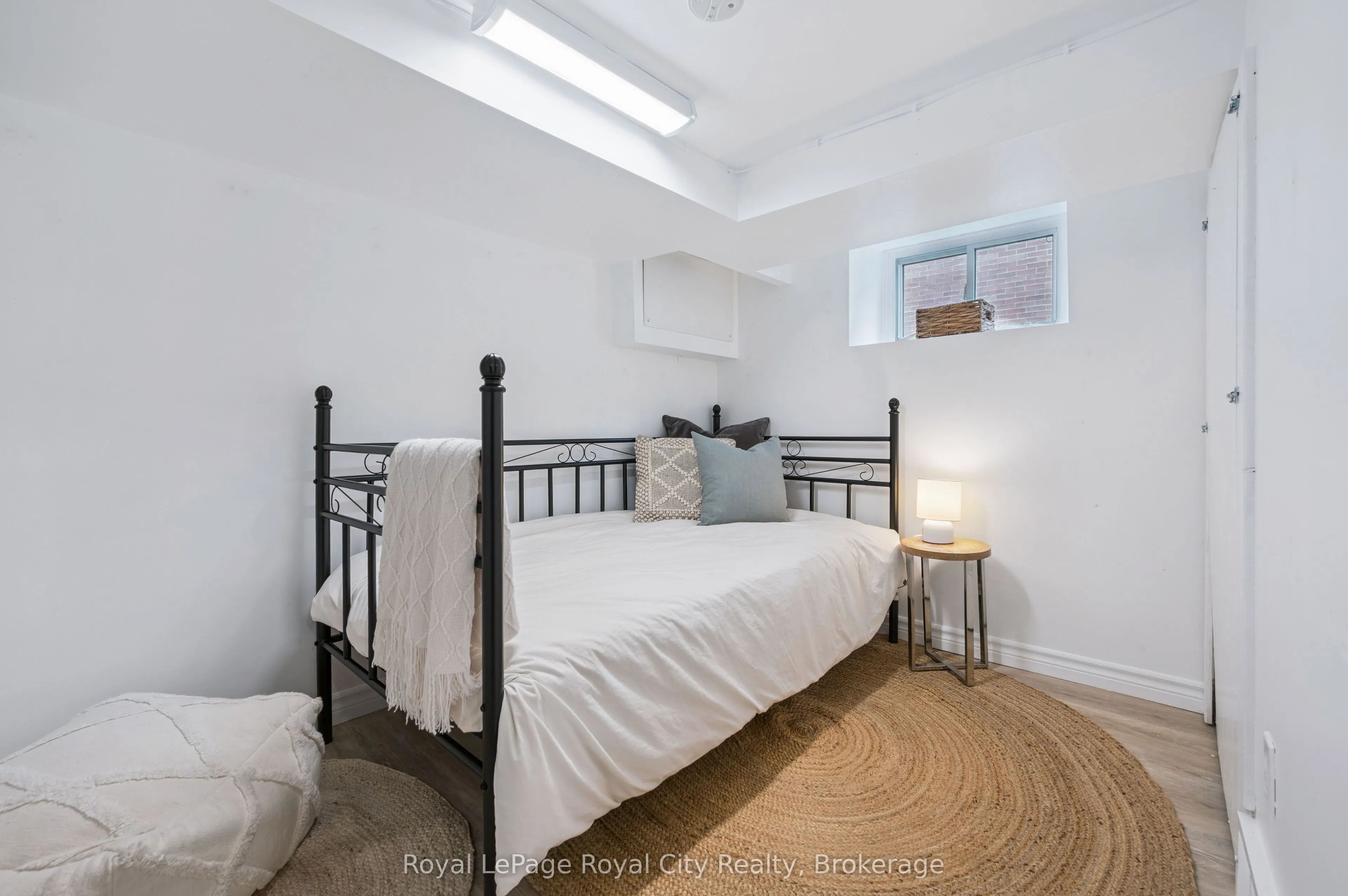 21 James Street W