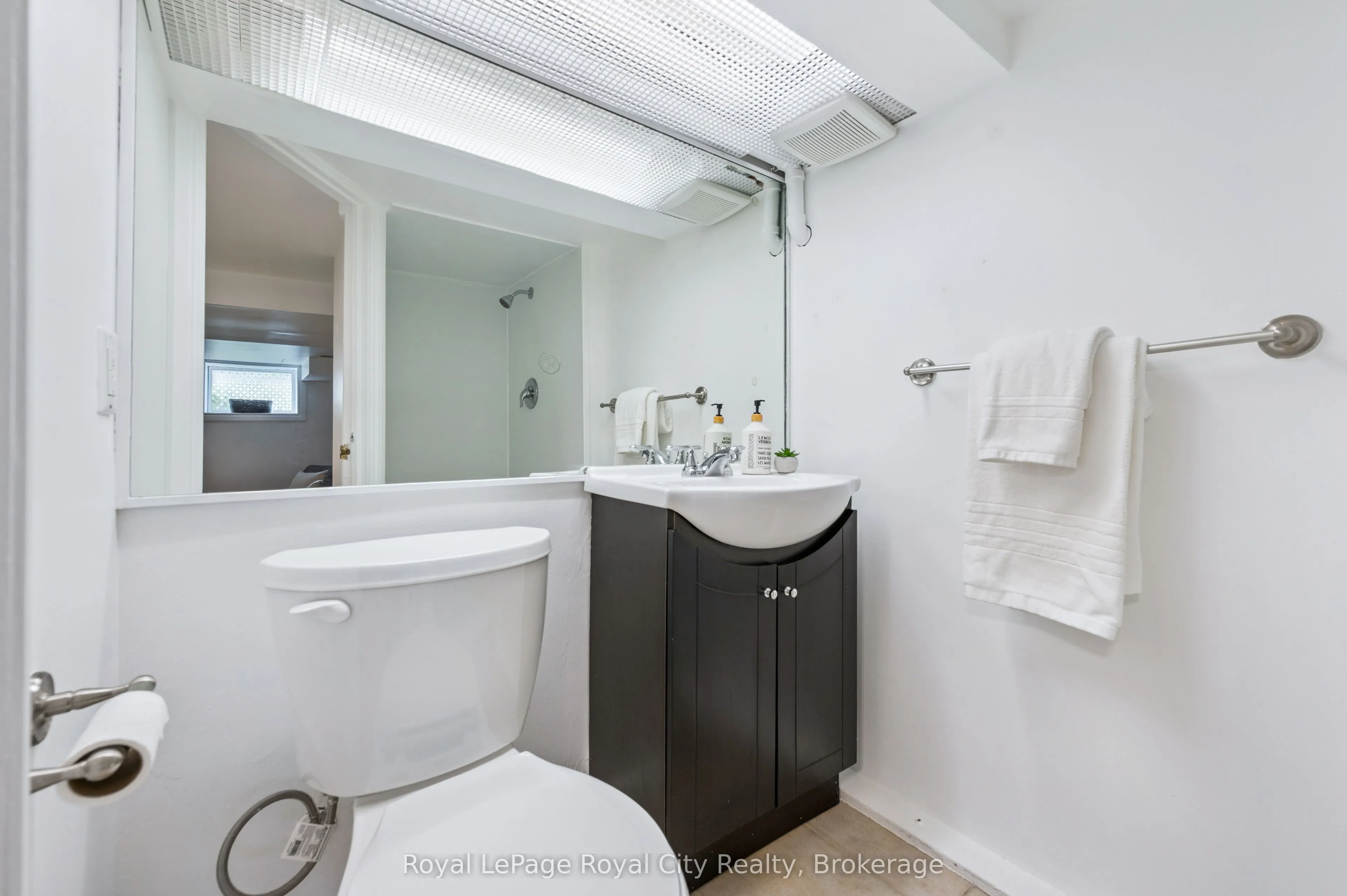 21 James Street W