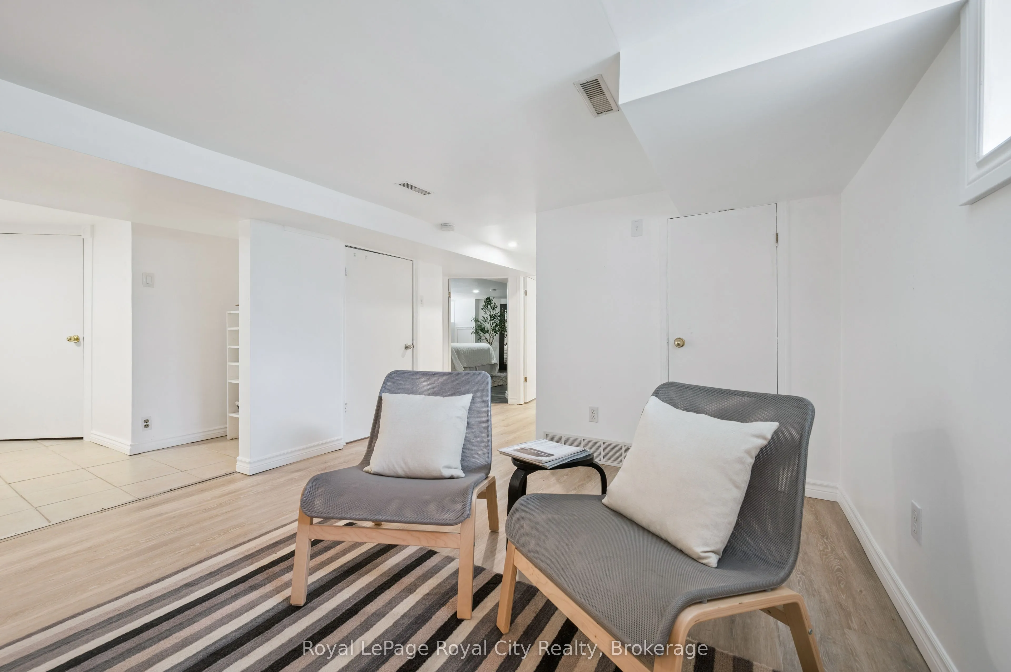 21 James Street W
