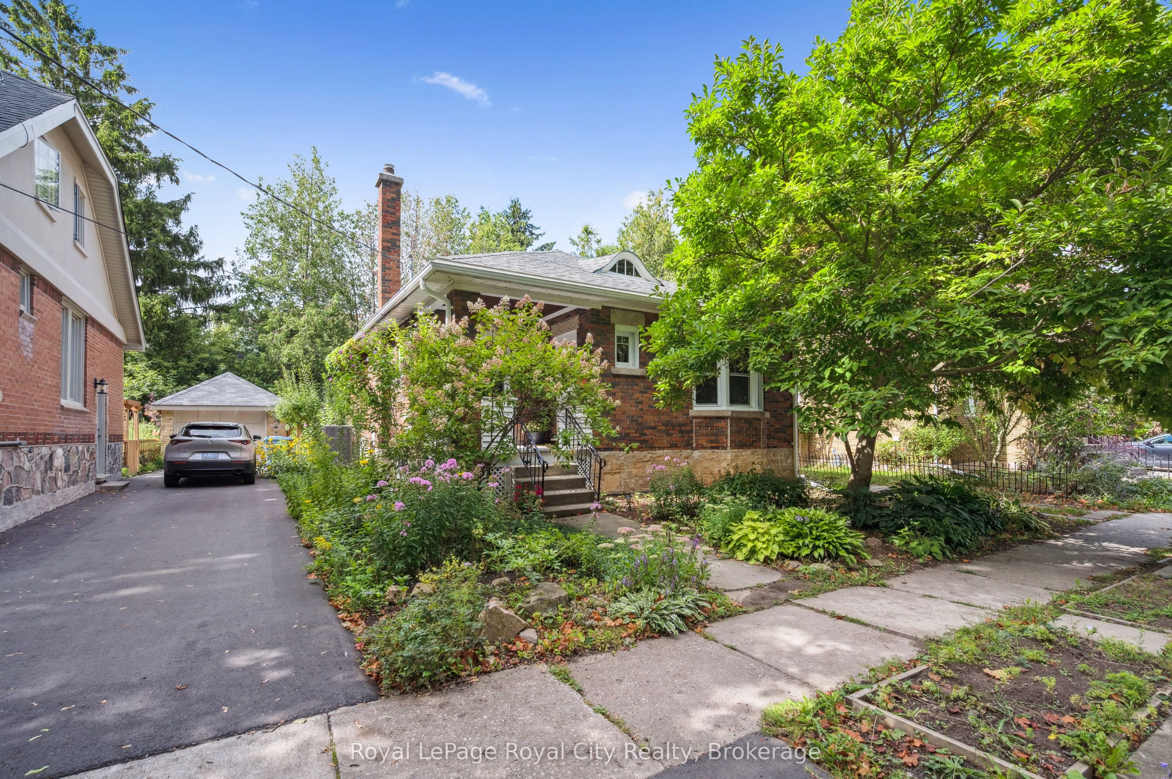 21 James Street W