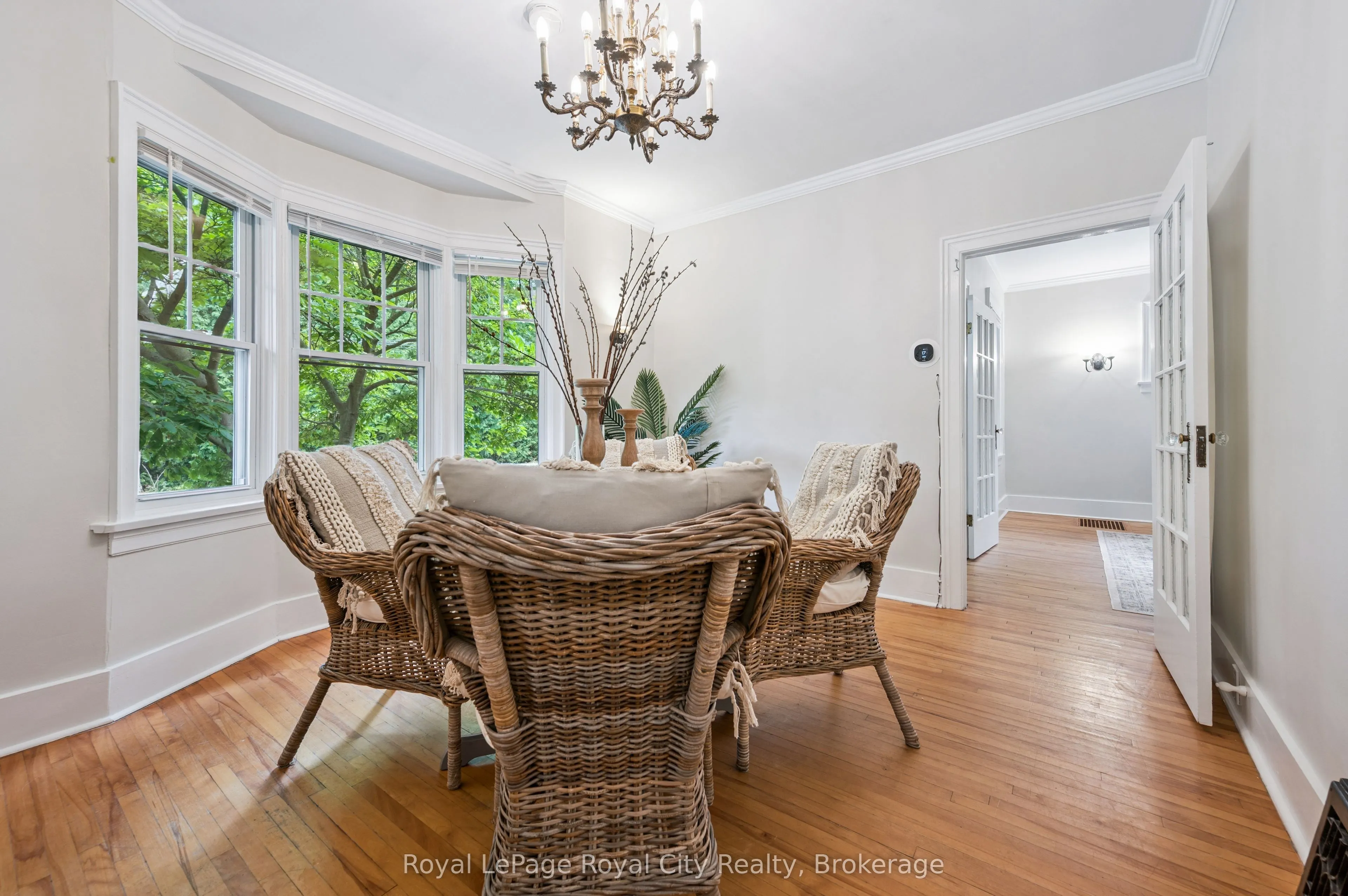 21 James Street W
