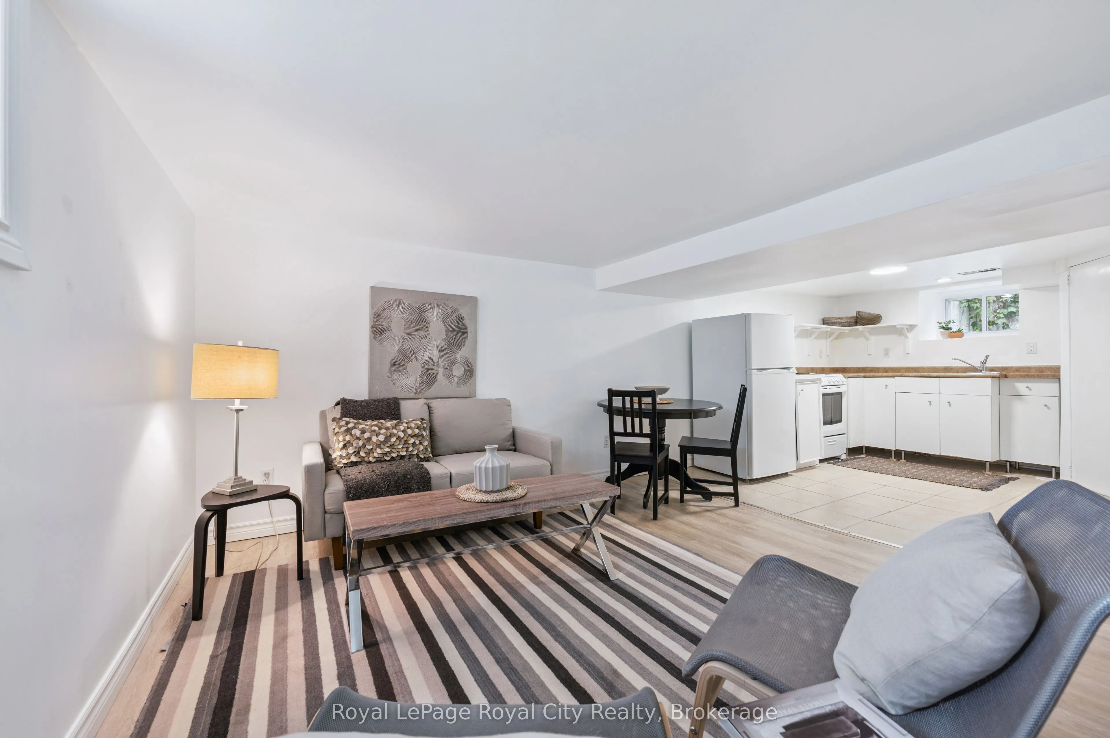 21 James Street W