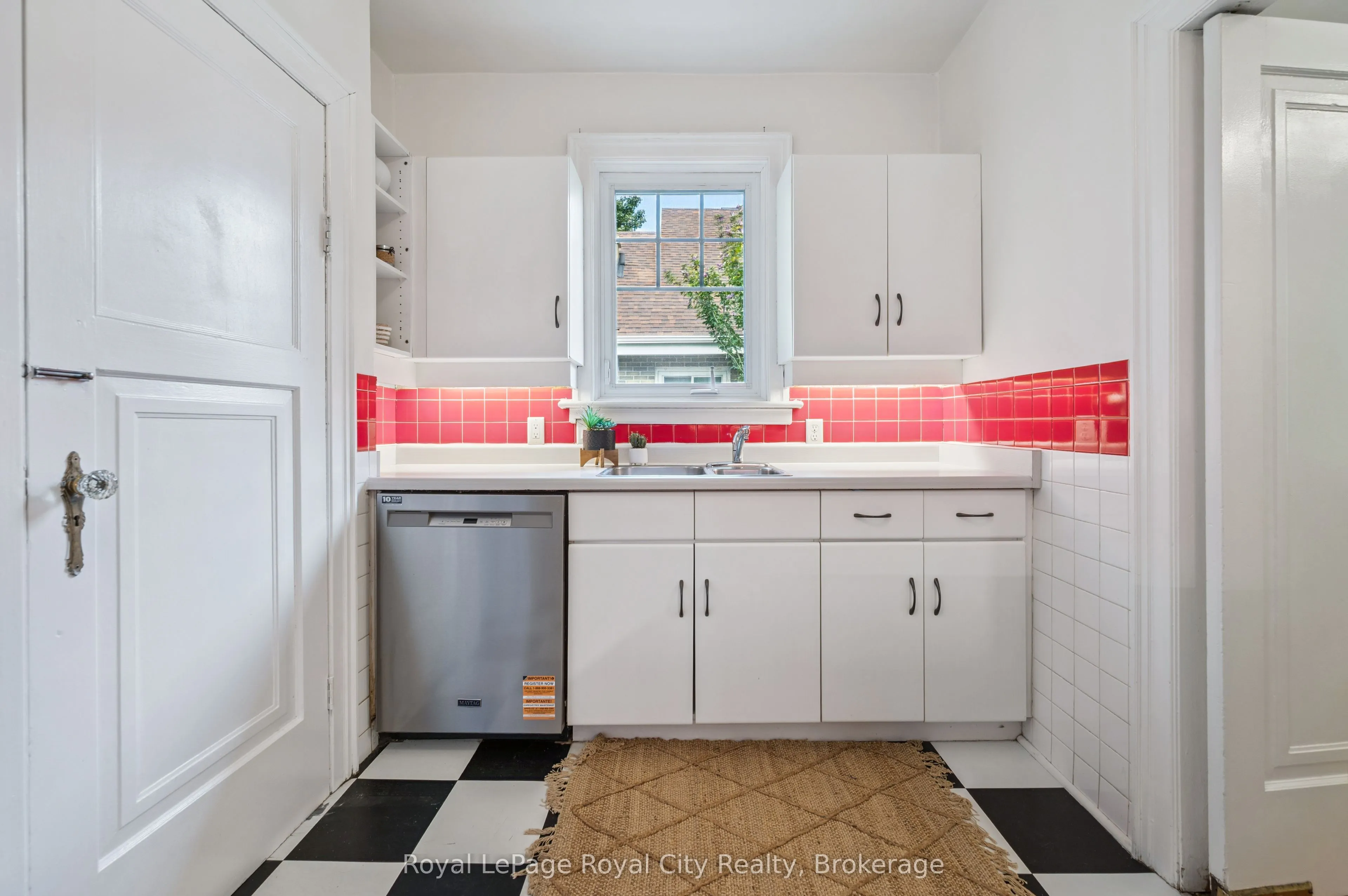 21 James Street W