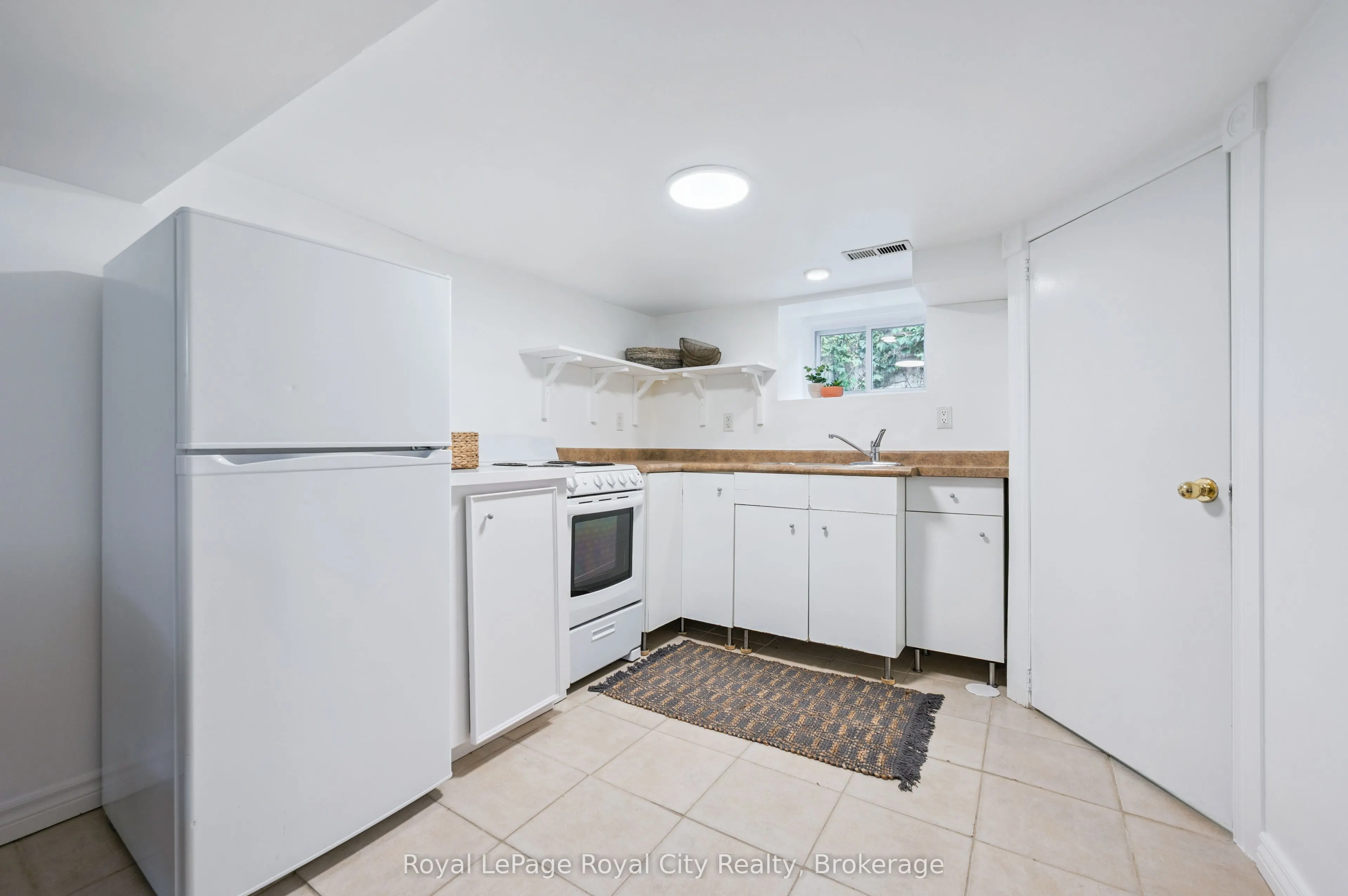 21 James Street W