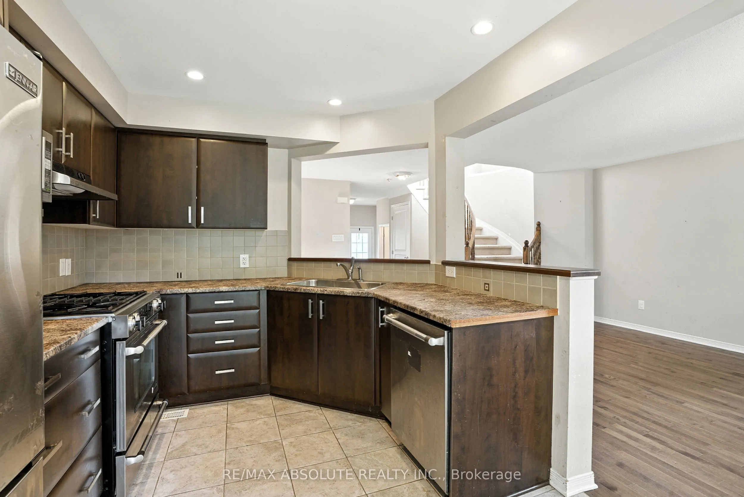 377 Celtic Ridge Crescent