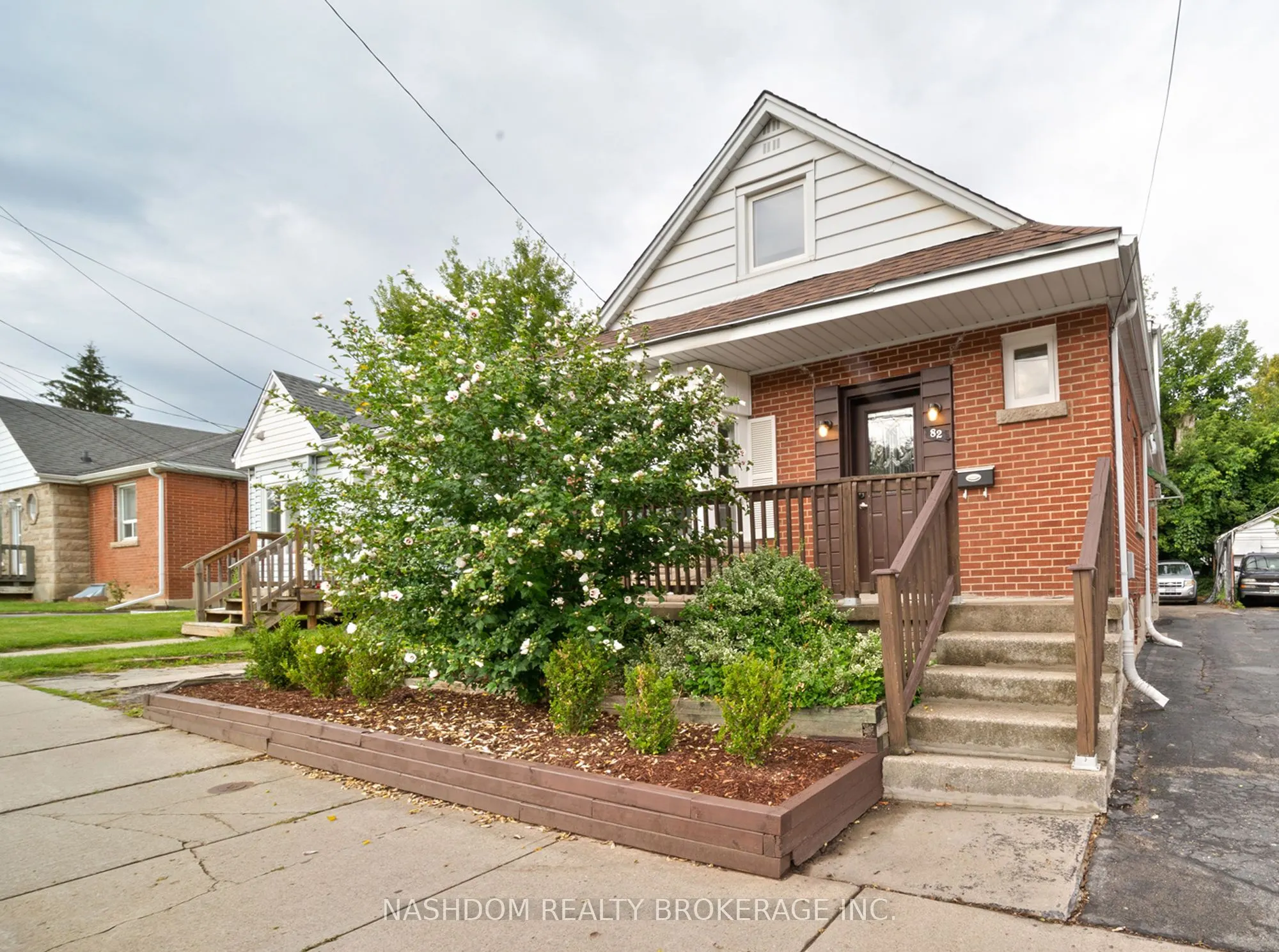 82 Whitney Avenue
