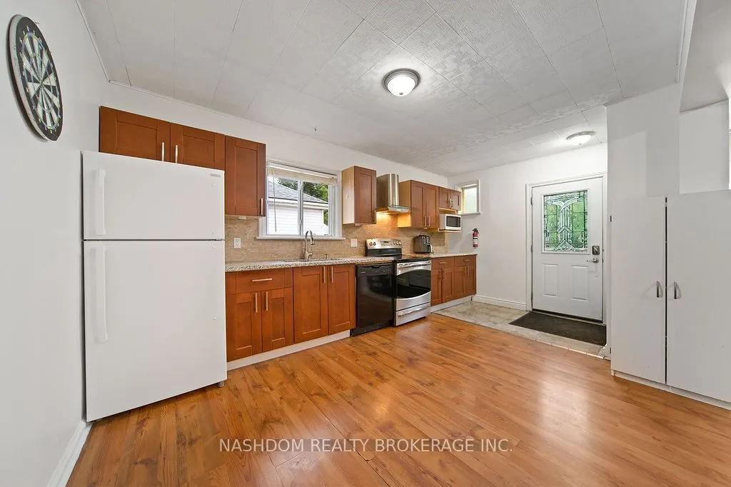 82 Whitney Avenue