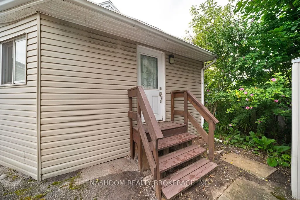 82 Whitney Avenue
