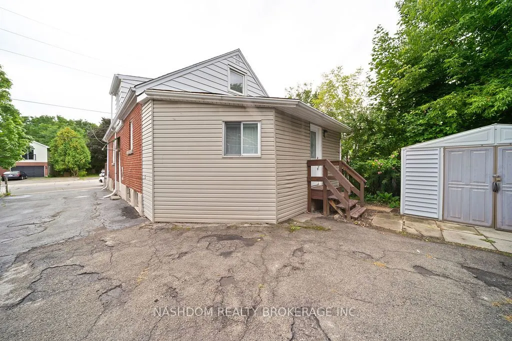 82 Whitney Avenue