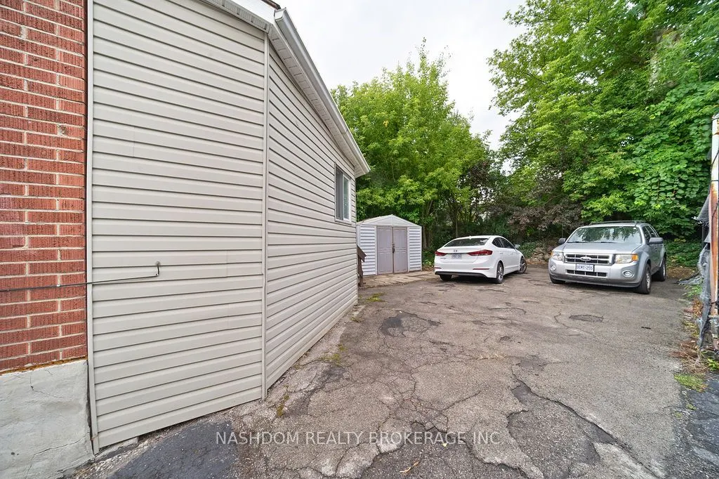 82 Whitney Avenue