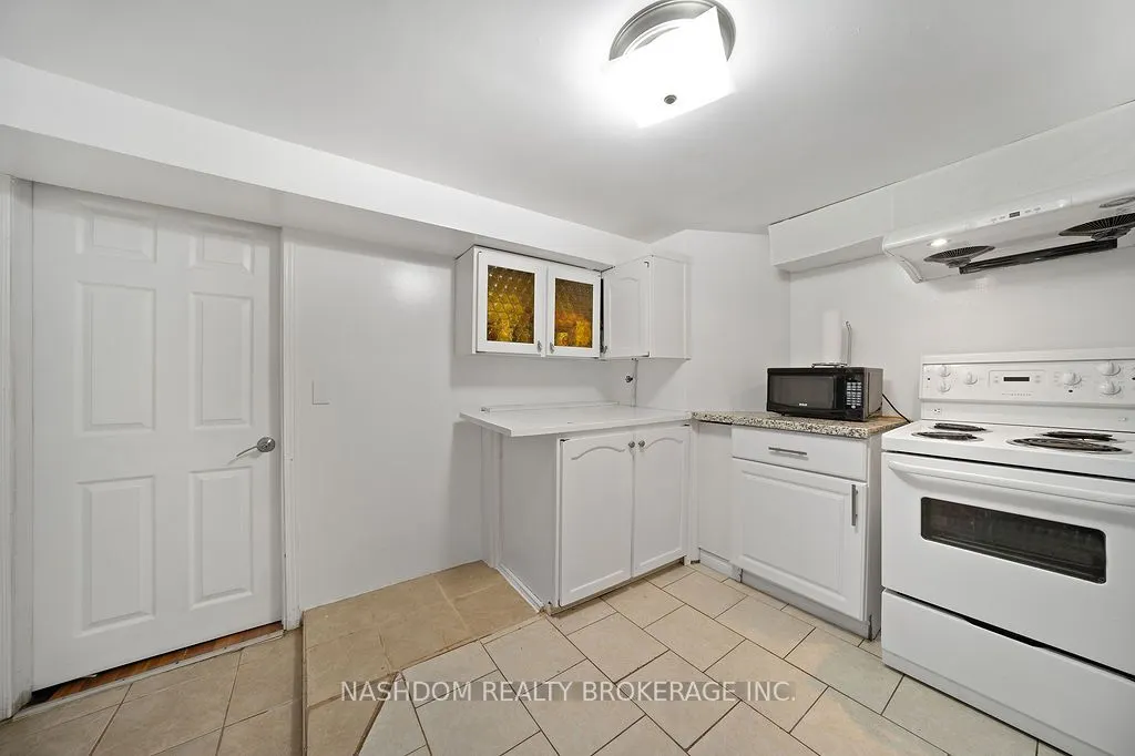 82 Whitney Avenue